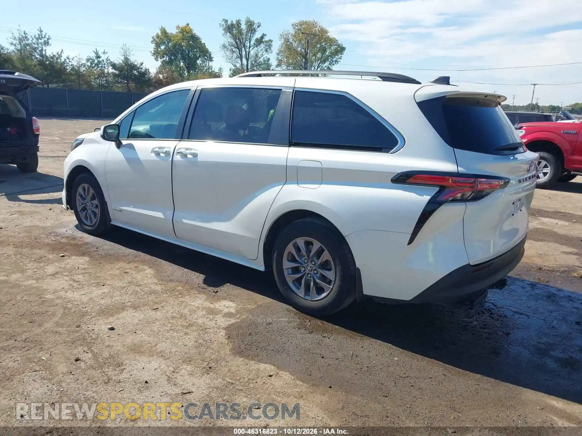 3 Photograph of a damaged car 5TDYRKEC1MS059875 TOYOTA SIENNA 2021