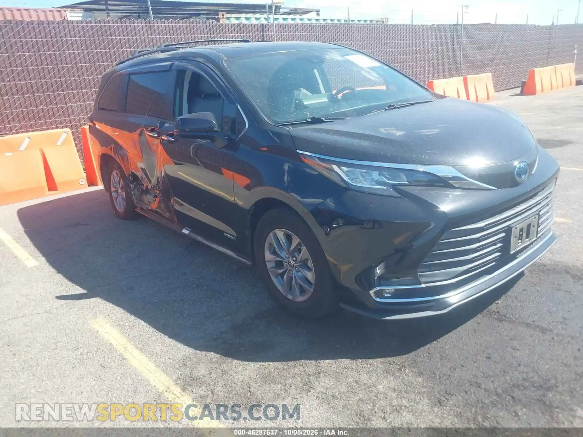 1 Photograph of a damaged car 5TDYRKEC1MS072187 TOYOTA SIENNA 2021