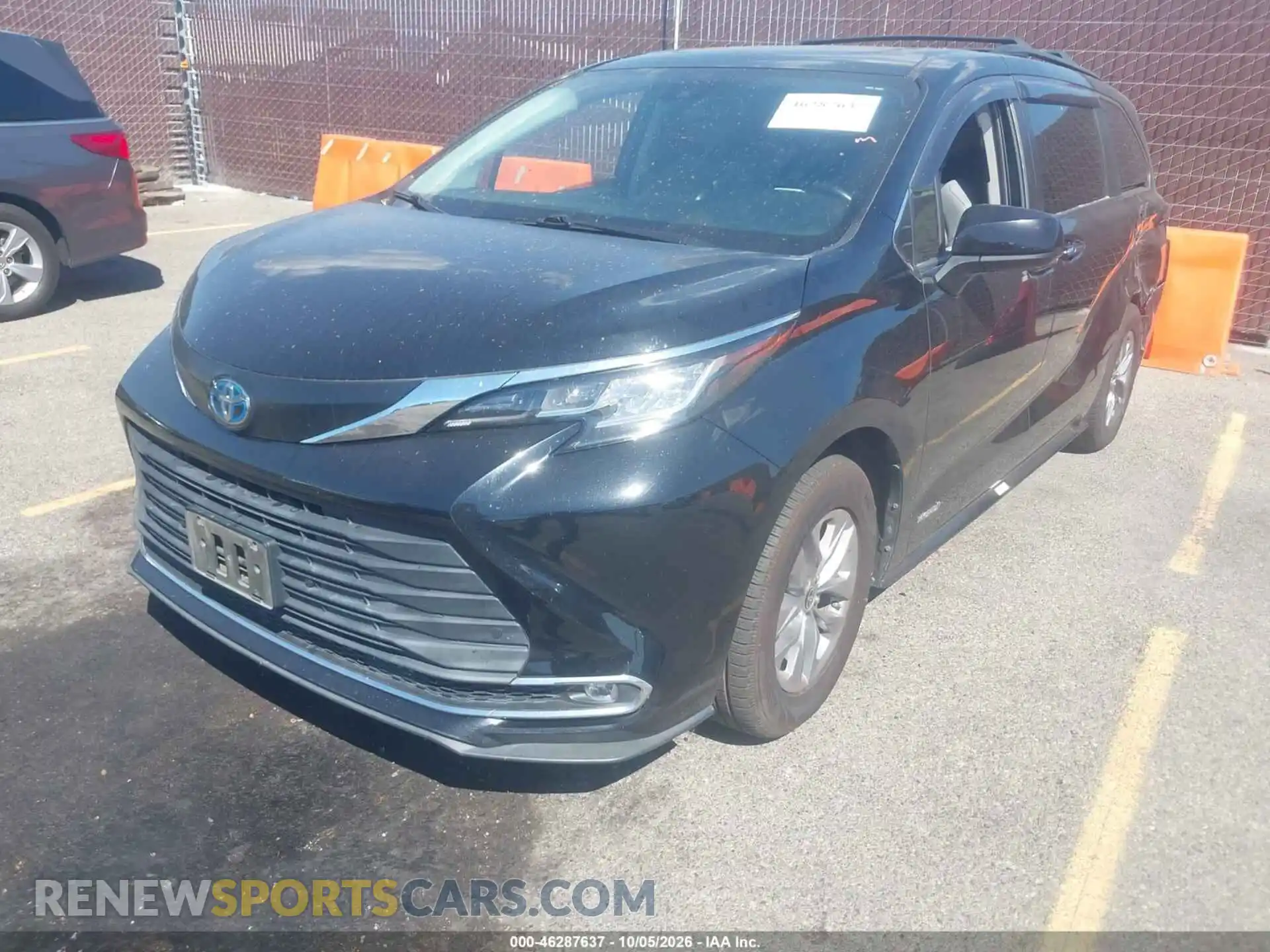2 Photograph of a damaged car 5TDYRKEC1MS072187 TOYOTA SIENNA 2021