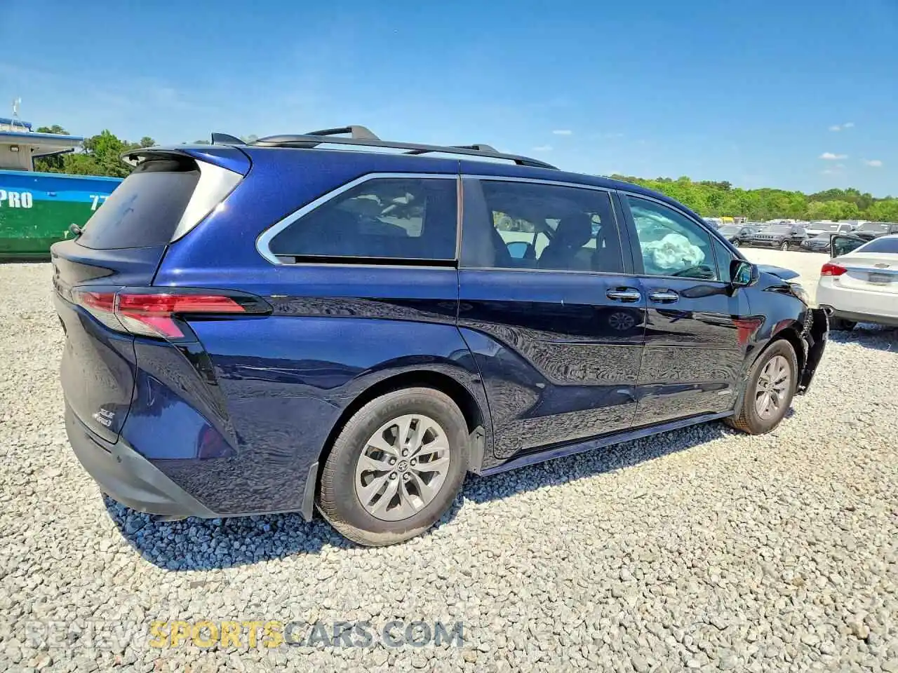 3 Photograph of a damaged car 5TDYRKEC1MS073842 TOYOTA SIENNA 2021