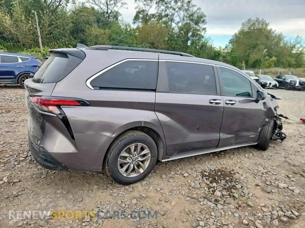 3 Photograph of a damaged car 5TDYRKEC2MS009423 TOYOTA SIENNA 2021