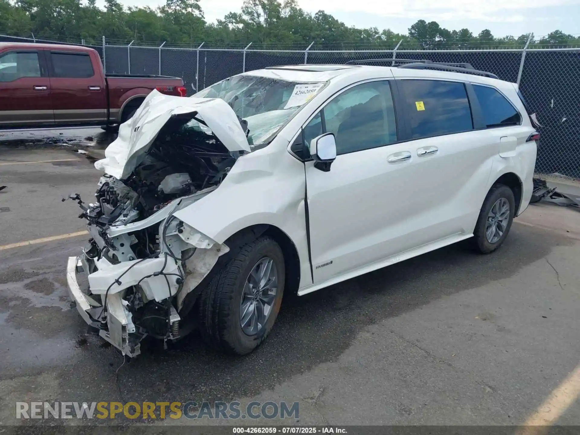 2 Photograph of a damaged car 5TDYRKEC2MS049243 TOYOTA SIENNA 2021