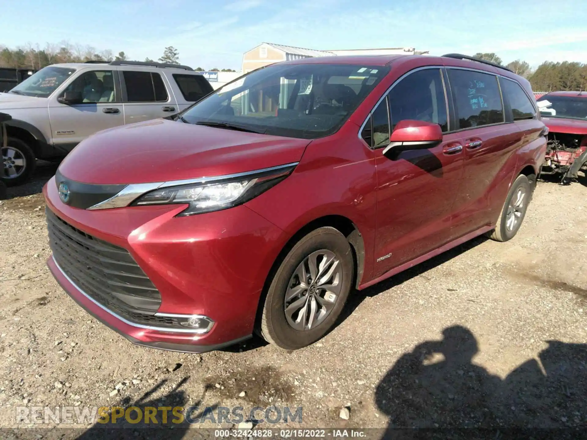 2 Photograph of a damaged car 5TDYRKEC2MS056984 TOYOTA SIENNA 2021