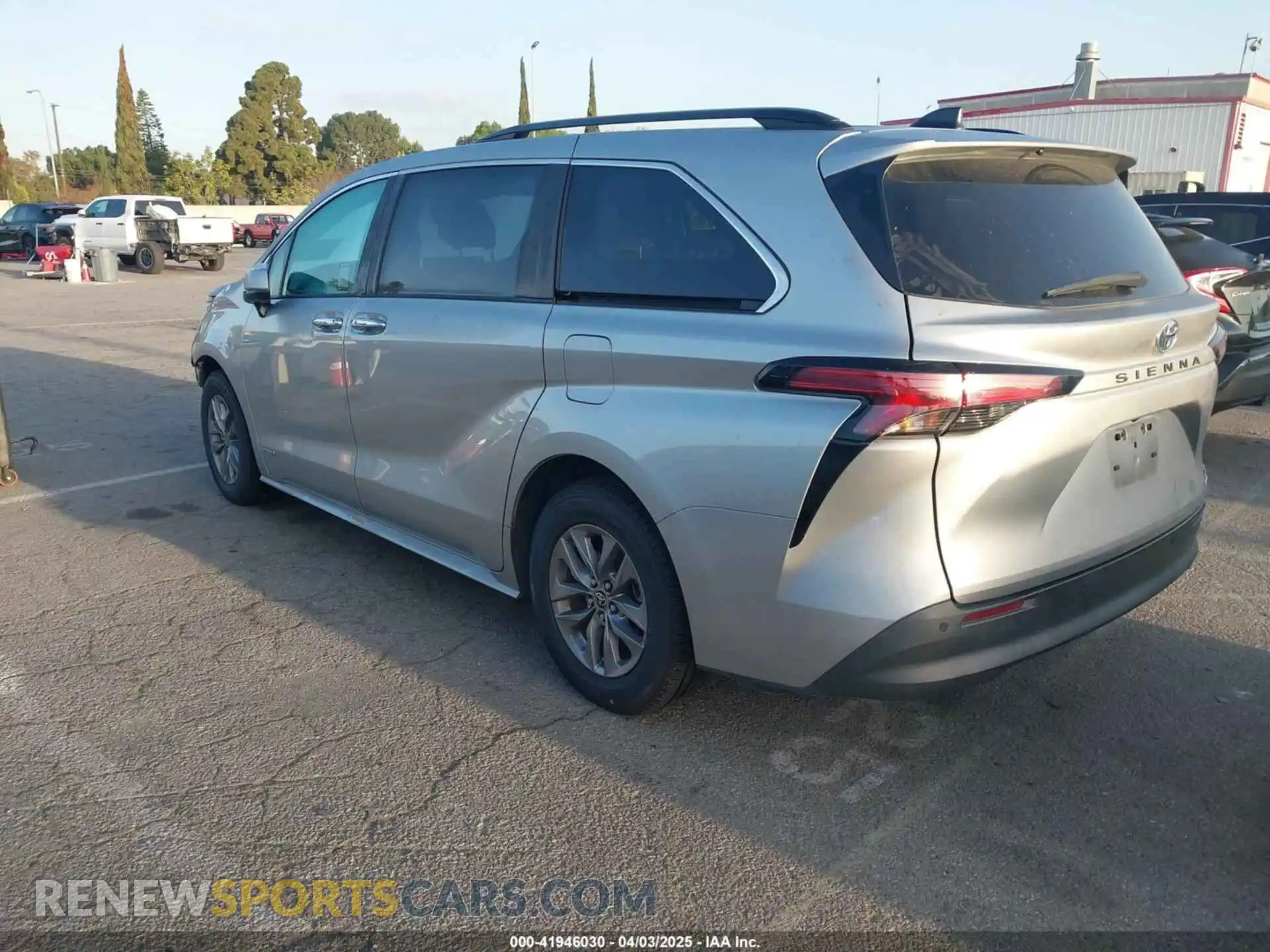 3 Photograph of a damaged car 5TDYRKEC2MS074448 TOYOTA SIENNA 2021