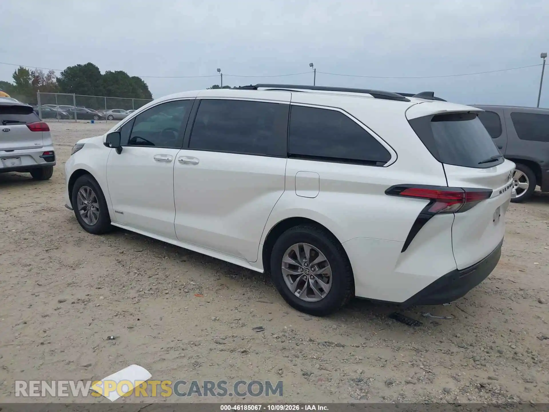 3 fotografías del automóvil dañado 5TDYRKEC3MS013898 TOYOTA SIENNA 2021
