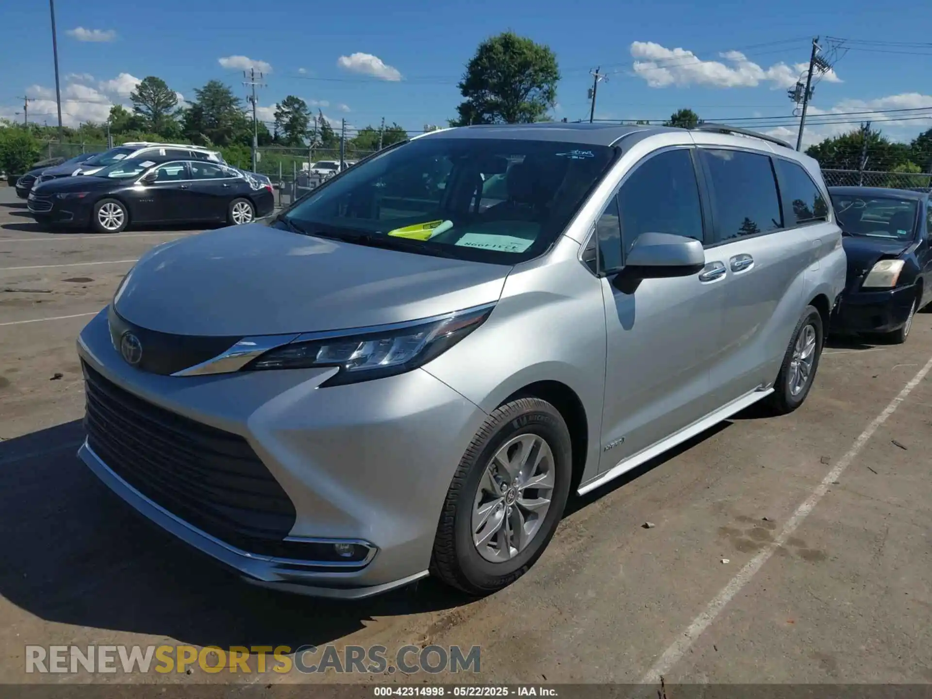 2 Photograph of a damaged car 5TDYRKEC3MS026473 TOYOTA SIENNA 2021