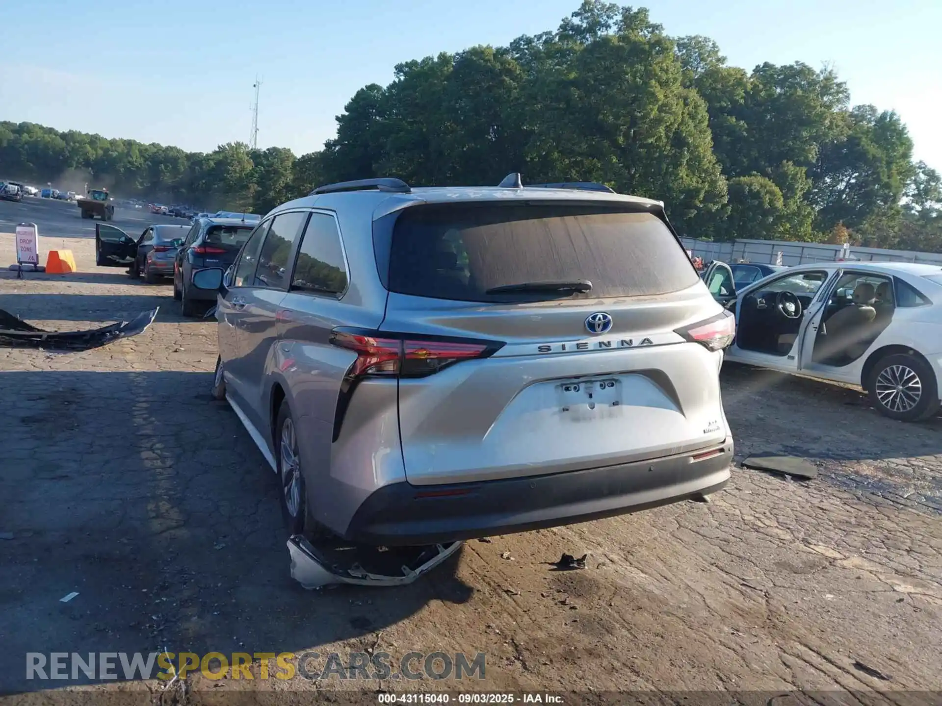 3 Photograph of a damaged car 5TDYRKEC3MS048098 TOYOTA SIENNA 2021