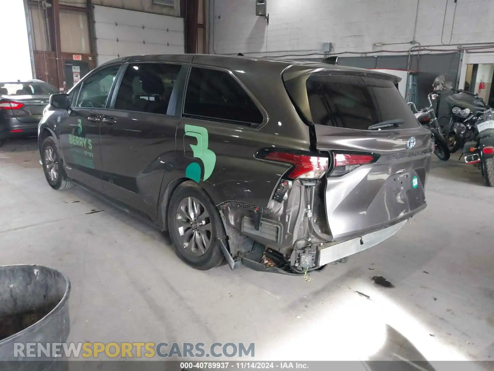 3 Photograph of a damaged car 5TDYRKEC4MS012470 TOYOTA SIENNA 2021