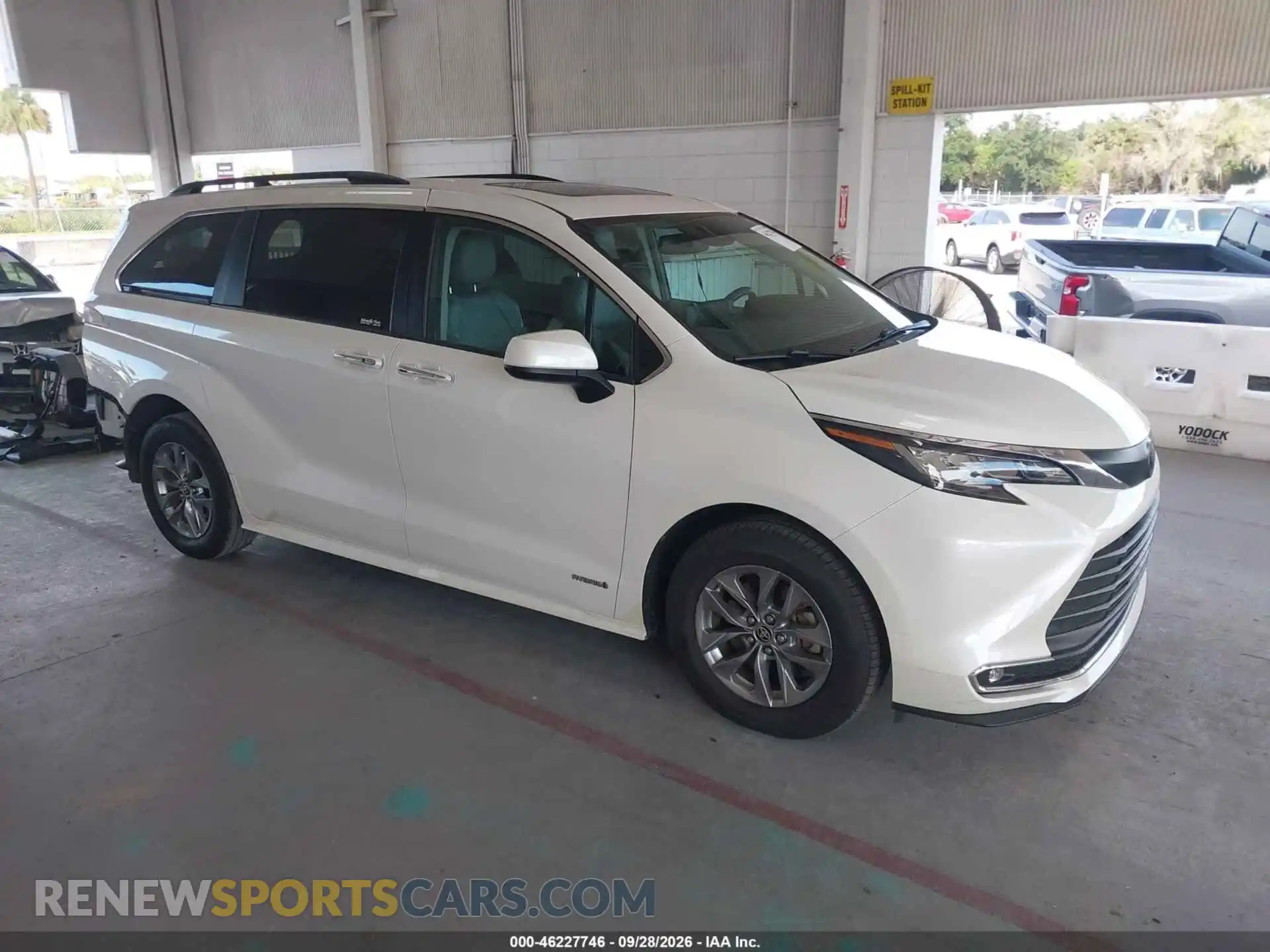 1 Photograph of a damaged car 5TDYRKEC4MS018348 TOYOTA SIENNA 2021