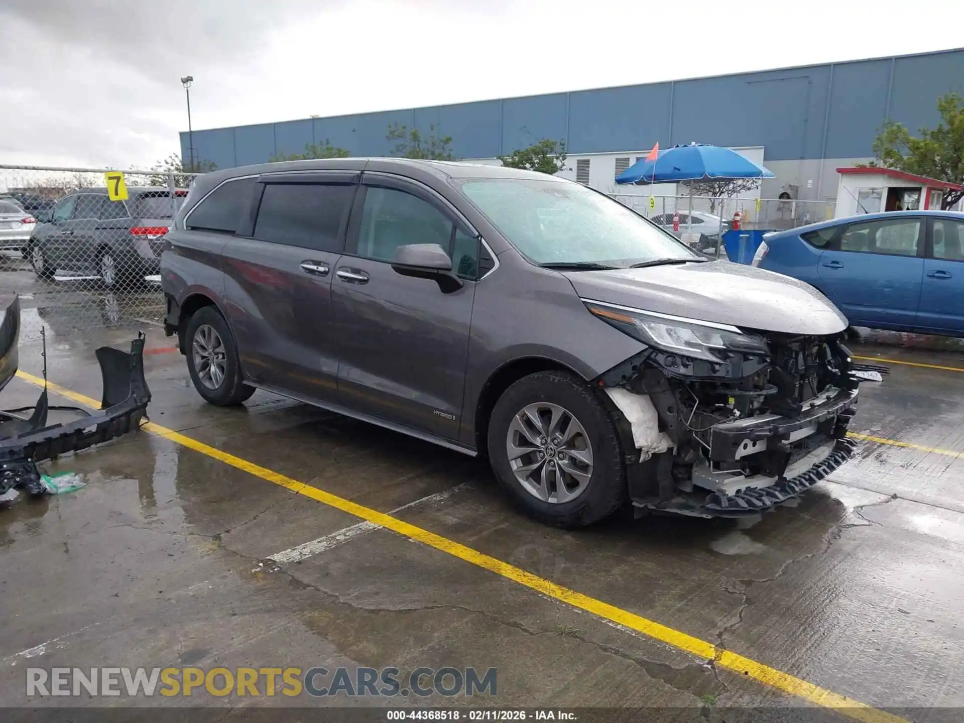 1 Photograph of a damaged car 5TDYRKEC4MS020469 TOYOTA SIENNA 2021