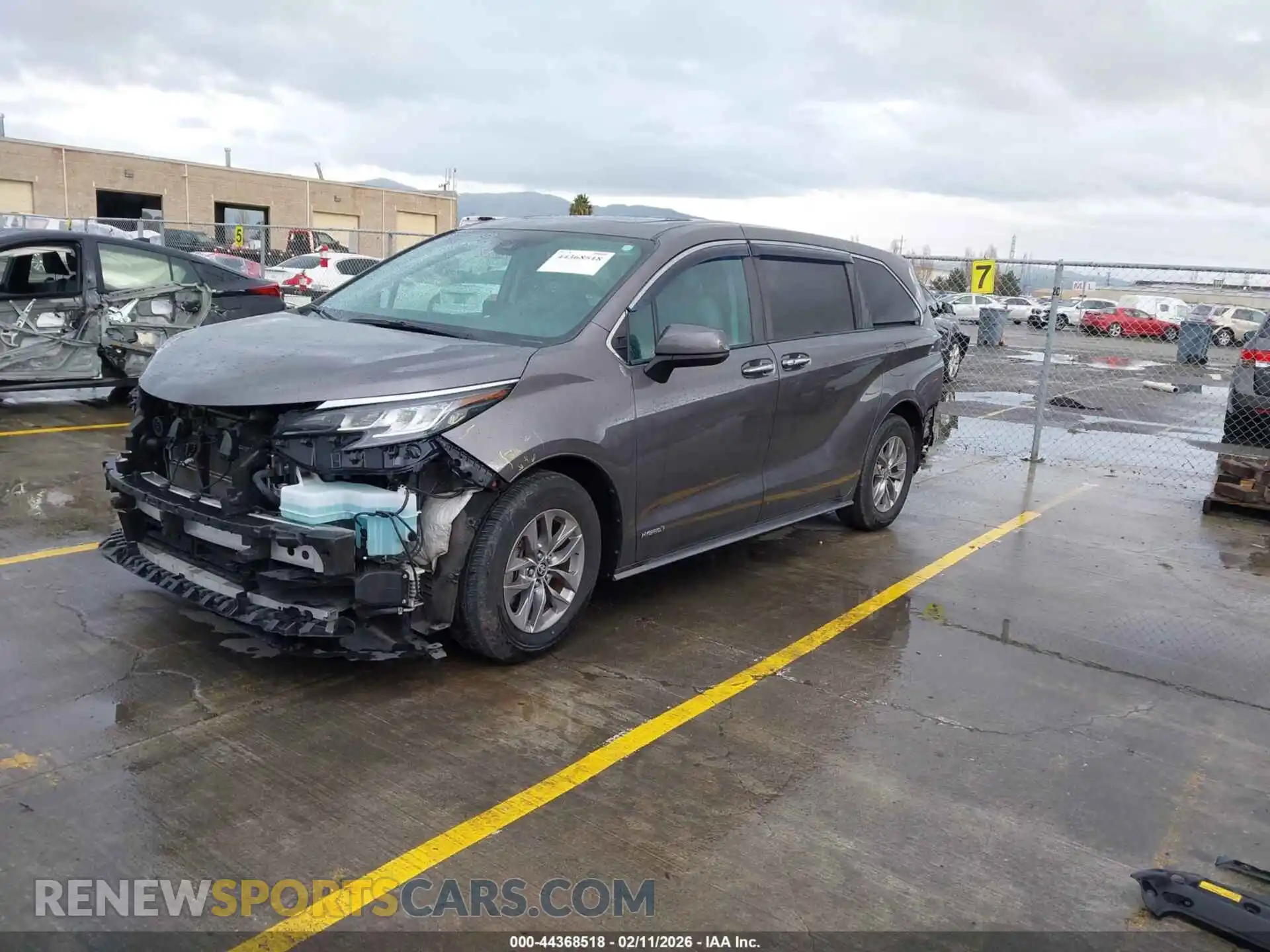 2 Photograph of a damaged car 5TDYRKEC4MS020469 TOYOTA SIENNA 2021