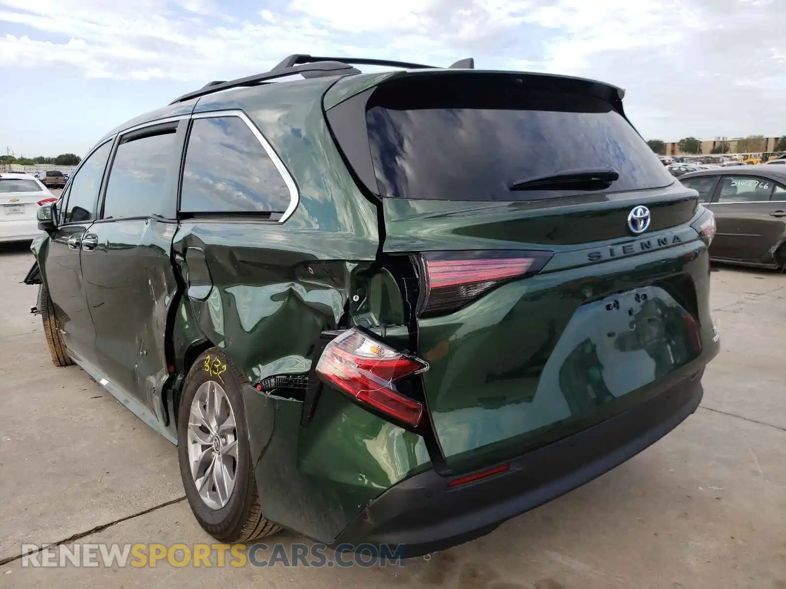 3 Photograph of a damaged car 5TDYRKEC4MS032363 TOYOTA SIENNA 2021