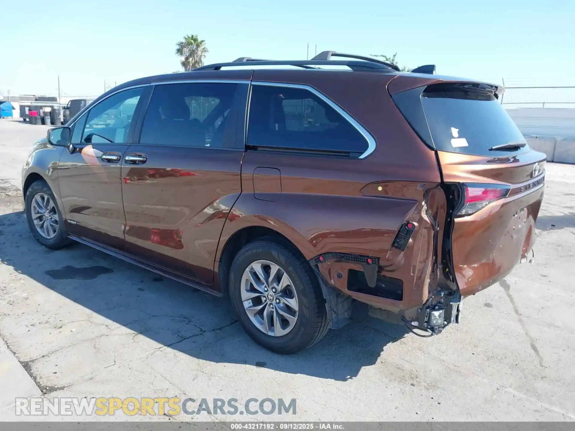 3 Photograph of a damaged car 5TDYRKEC5MS064805 TOYOTA SIENNA 2021