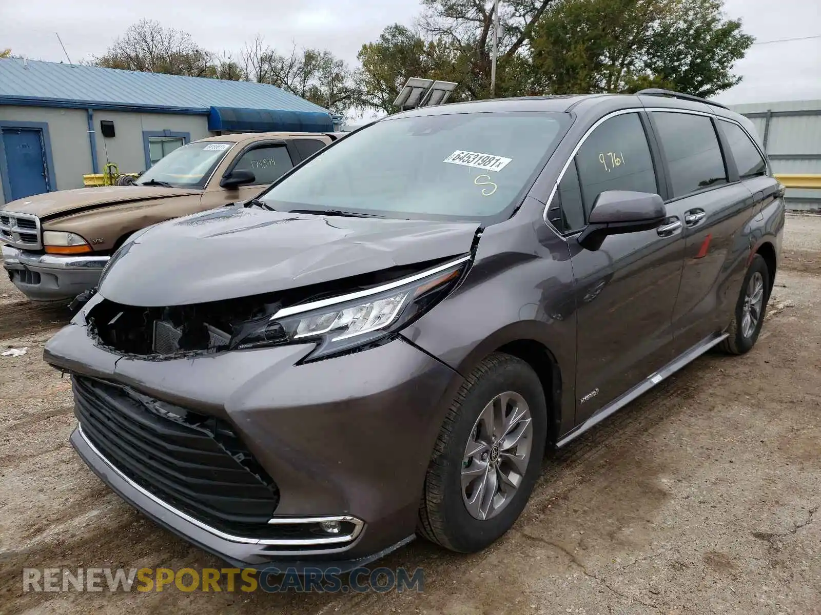2 fotografías del automóvil dañado 5TDYRKEC6MS004788 TOYOTA SIENNA 2021