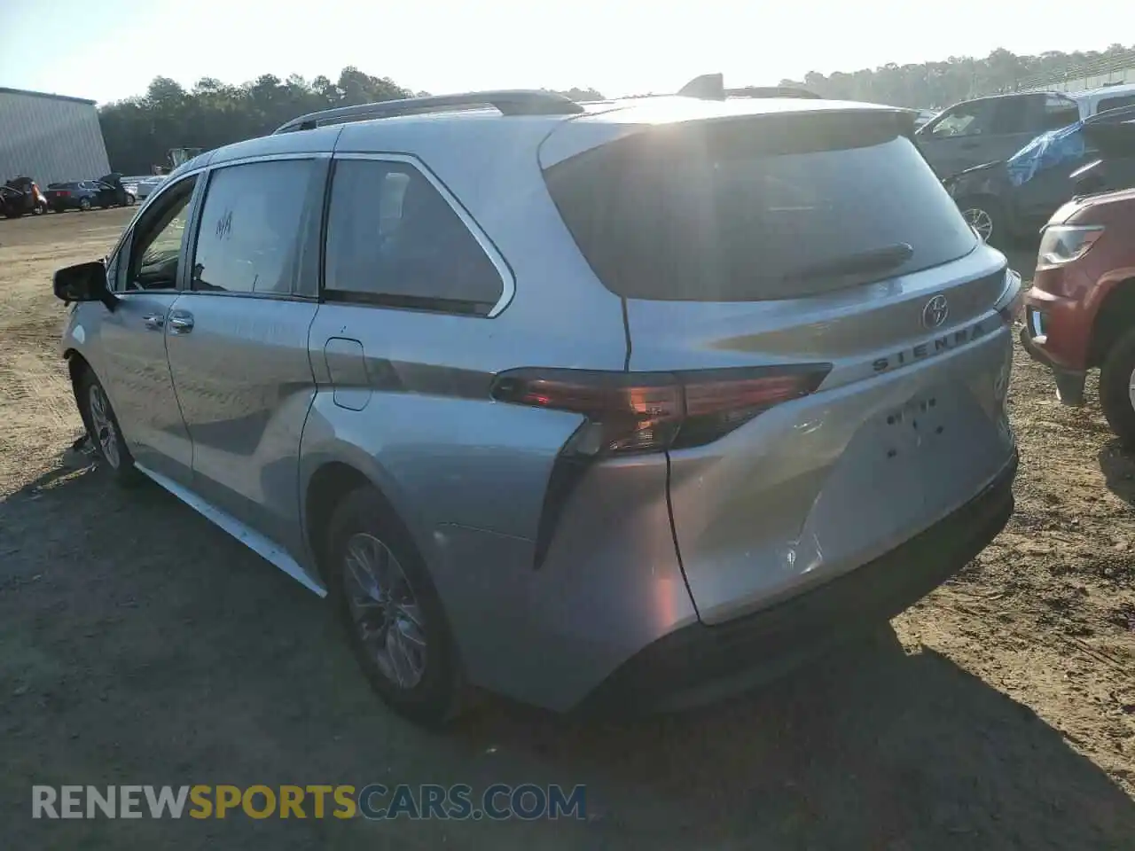 3 Photograph of a damaged car 5TDYRKEC6MS056955 TOYOTA SIENNA 2021