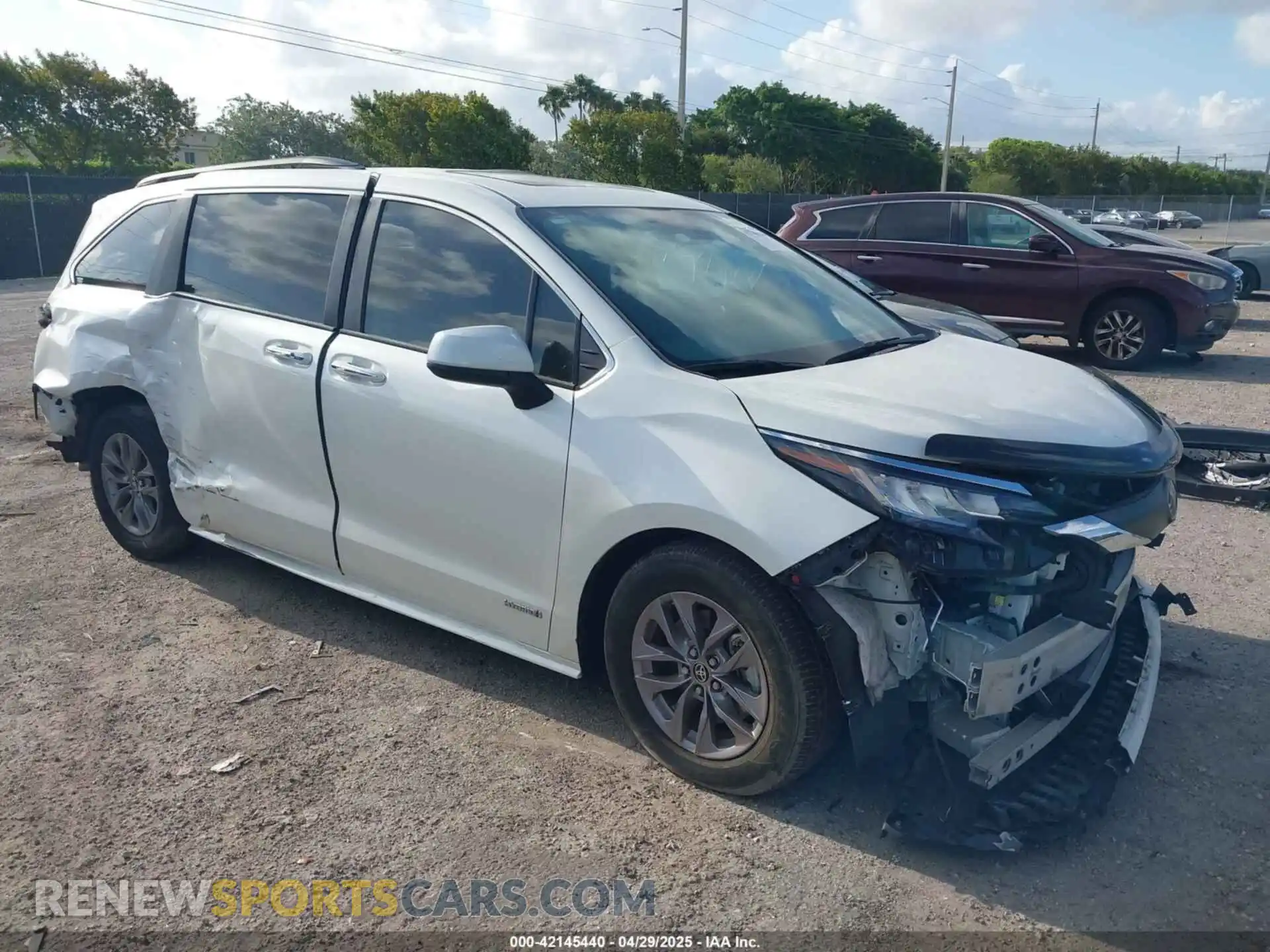 1 Photograph of a damaged car 5TDYRKEC7MS017968 TOYOTA SIENNA 2021