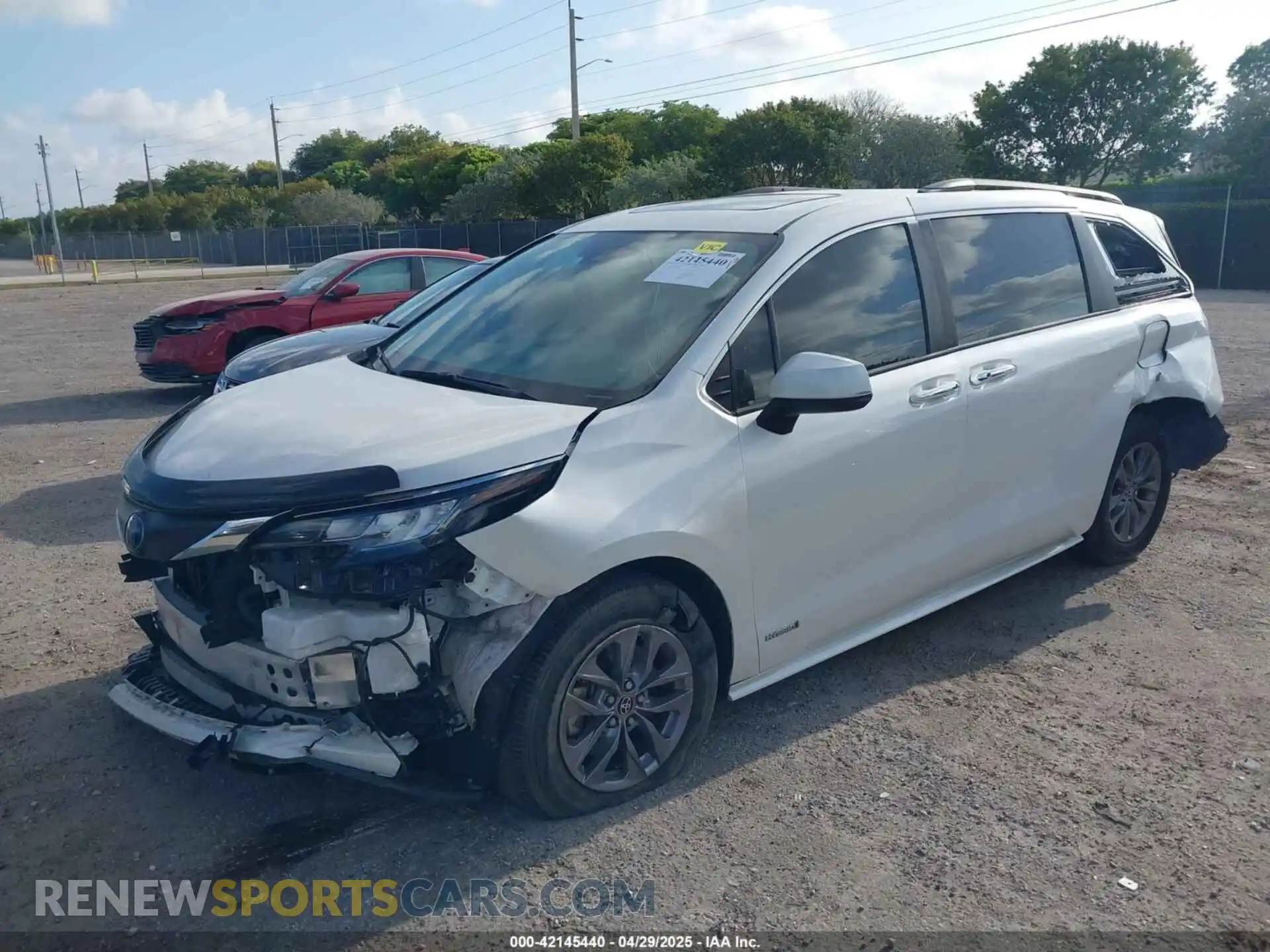 2 Photograph of a damaged car 5TDYRKEC7MS017968 TOYOTA SIENNA 2021