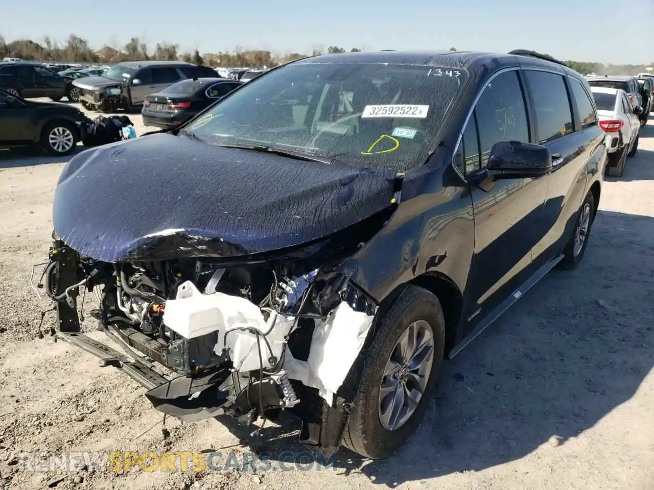 2 fotografías del automóvil dañado 5TDYRKEC8MS001343 TOYOTA SIENNA 2021