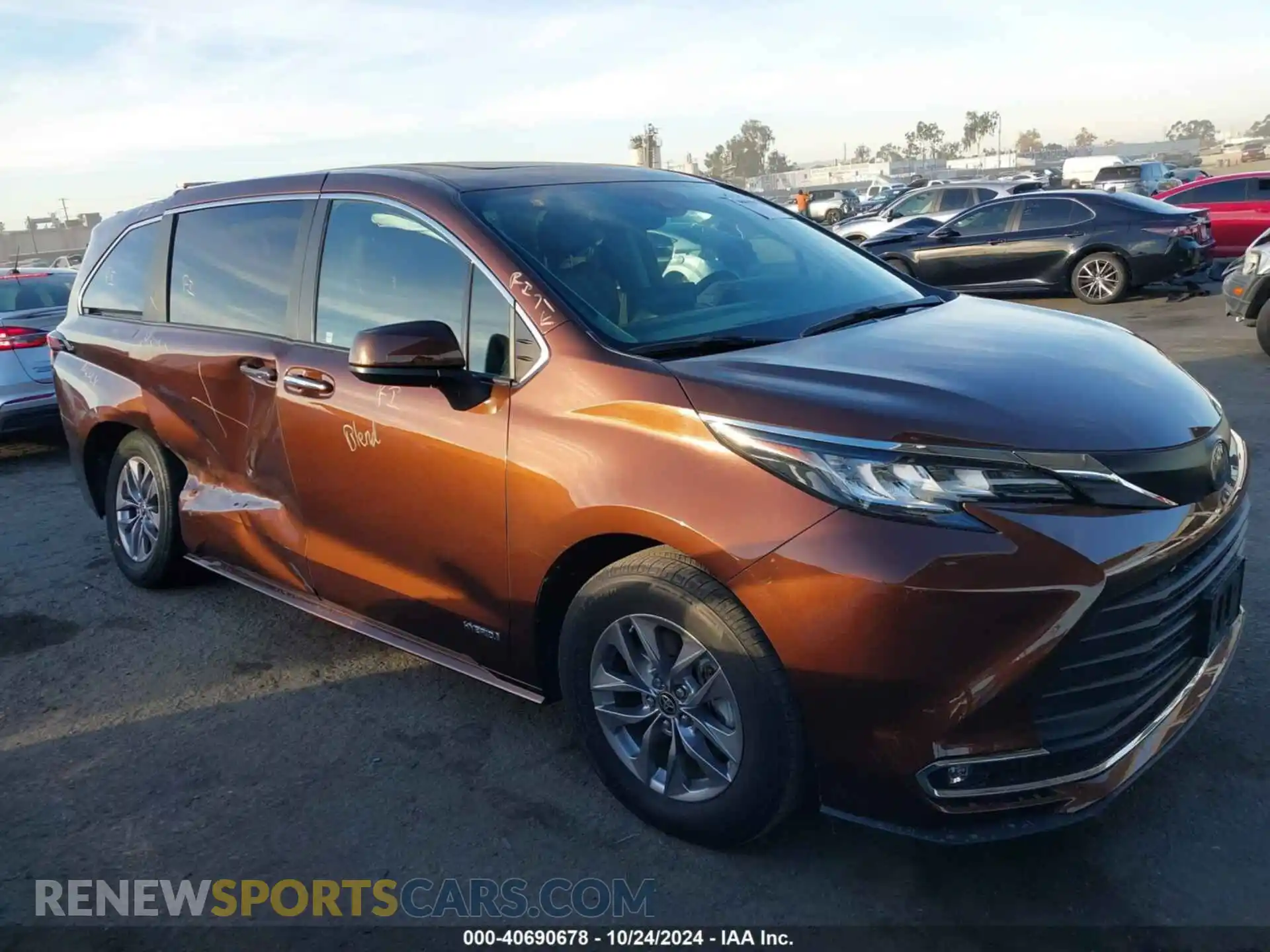 1 Photograph of a damaged car 5TDYRKEC8MS032009 TOYOTA SIENNA 2021