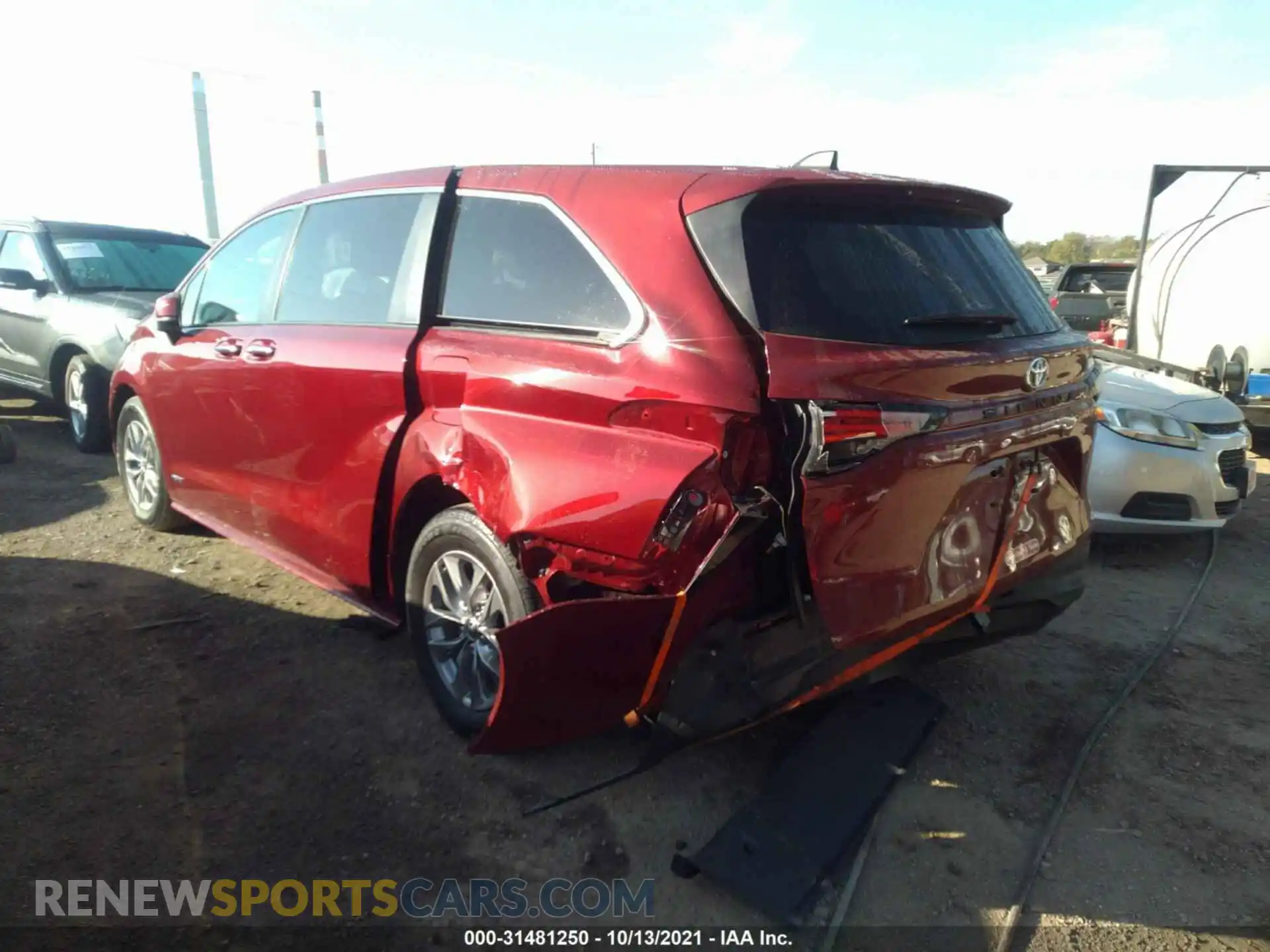 3 Photograph of a damaged car 5TDYRKEC9MS046775 TOYOTA SIENNA 2021