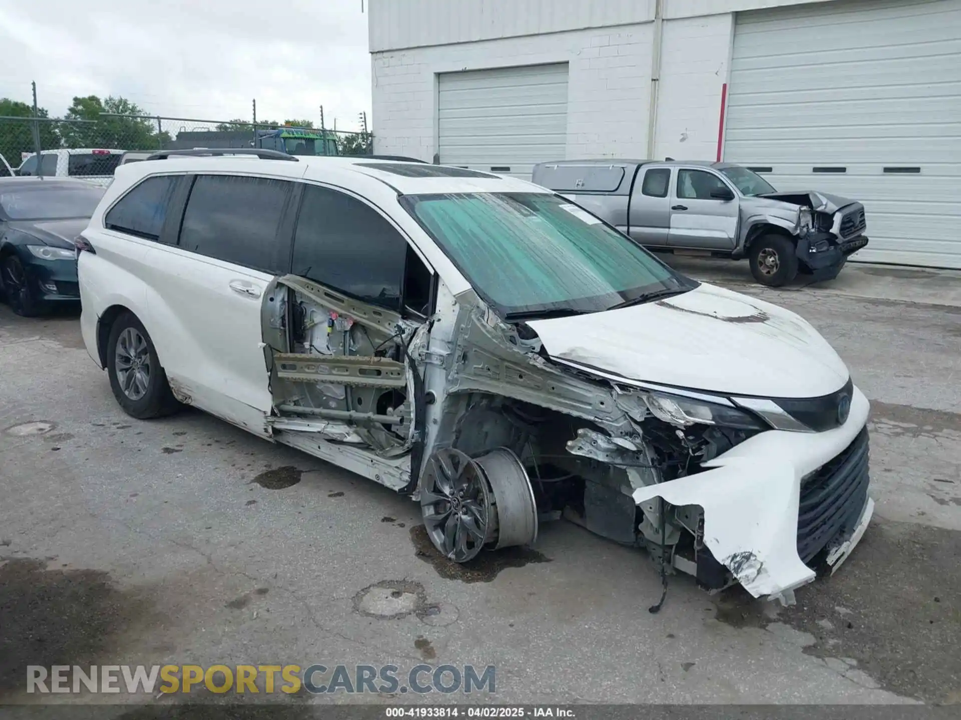 1 Photograph of a damaged car 5TDYRKECXMS048373 TOYOTA SIENNA 2021