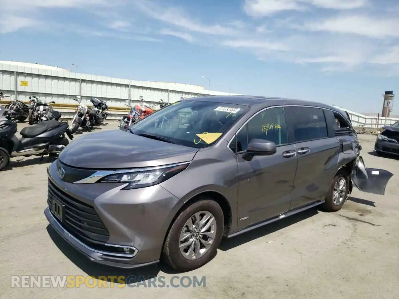 2 Фотография поврежденного автомобиля 5TDYRKECXMS059776 TOYOTA SIENNA 2021