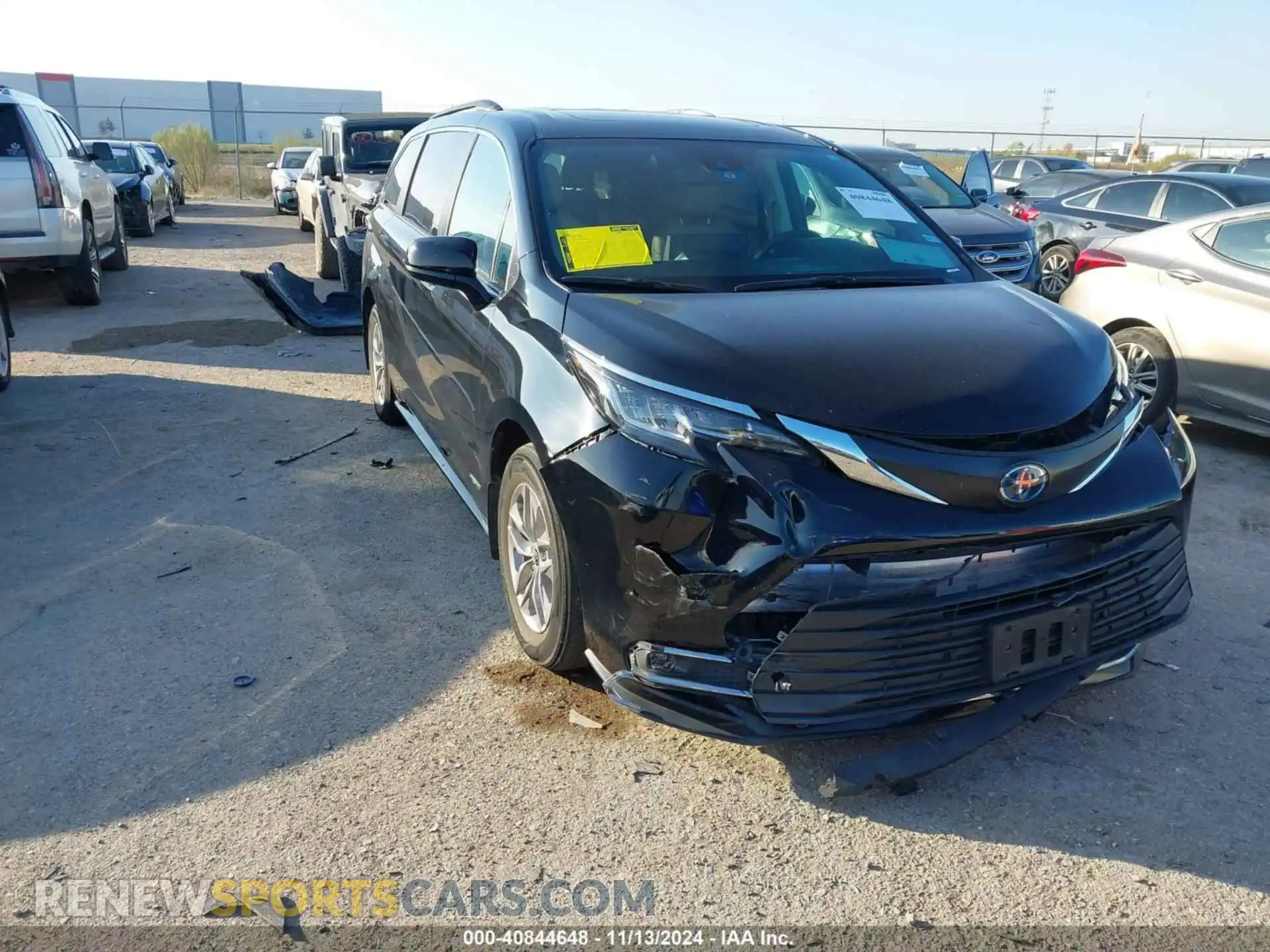 1 Photograph of a damaged car 5TDYRKECXMS068719 TOYOTA SIENNA 2021