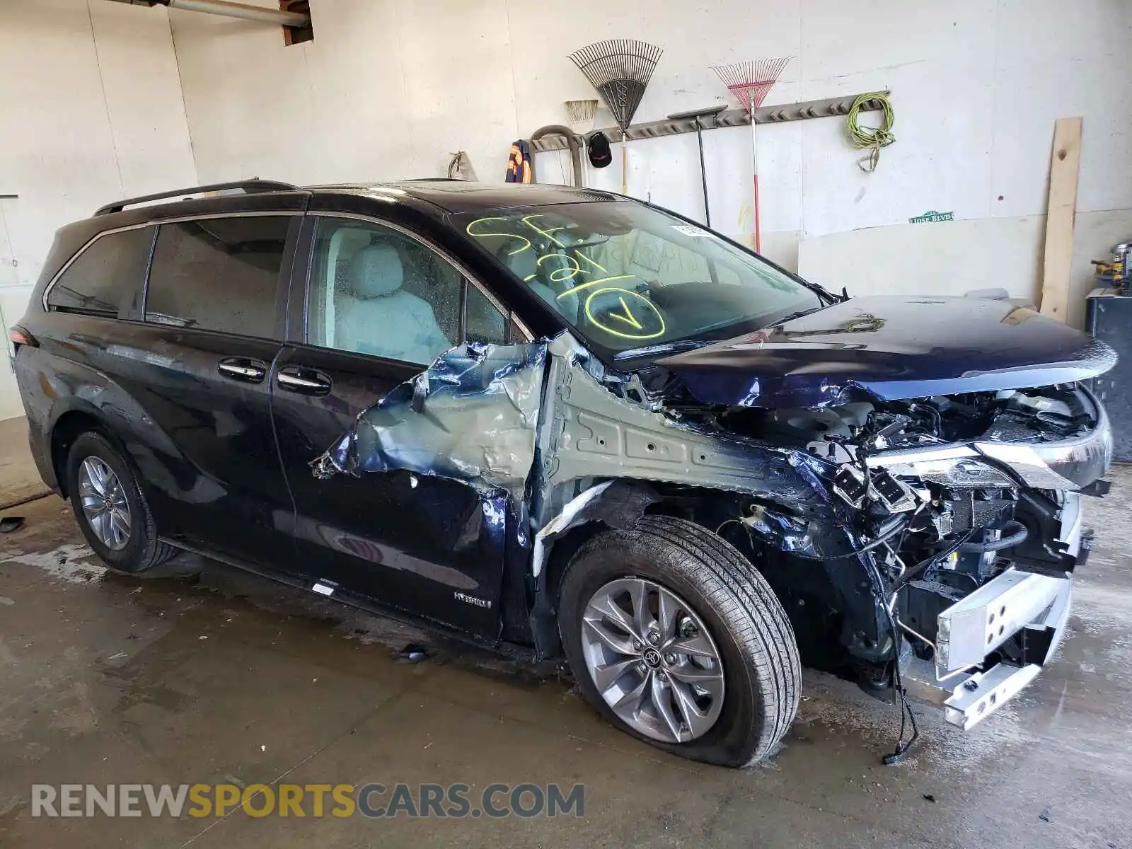1 Photograph of a damaged car 5TDYSKFC2MS037824 TOYOTA SIENNA 2021
