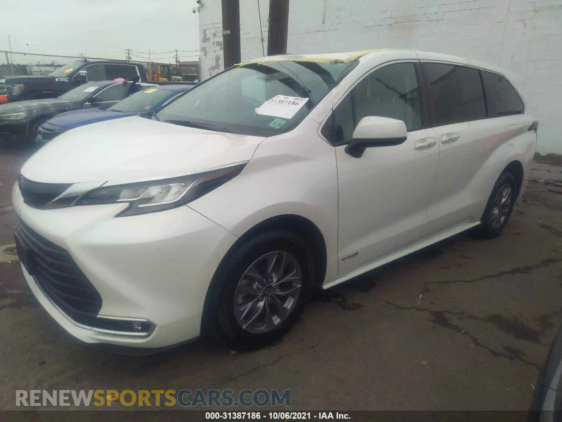 2 Photograph of a damaged car 5TDYSKFC5MS012917 TOYOTA SIENNA 2021