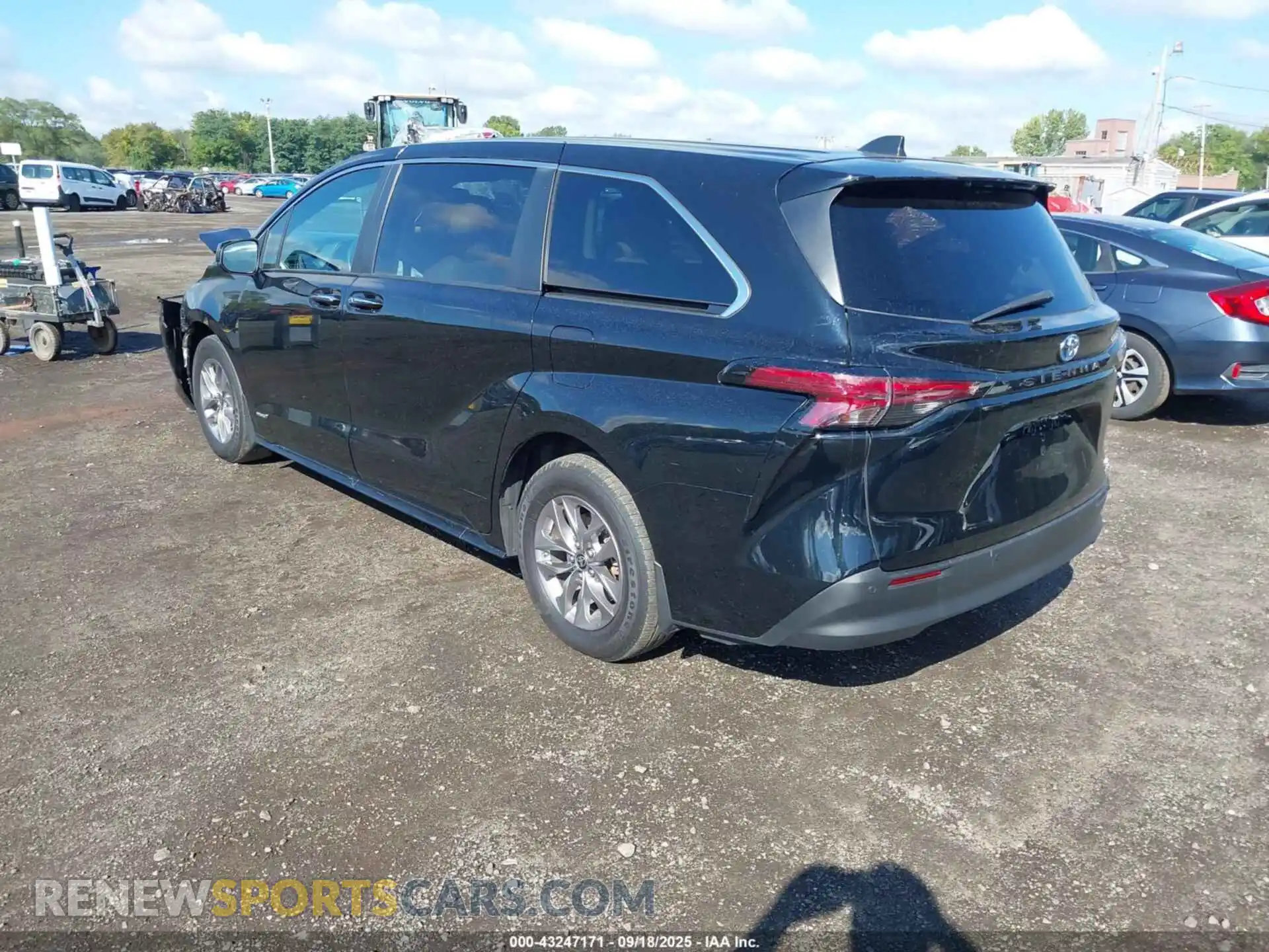 3 Photograph of a damaged car 5TDYSKFC5MS015686 TOYOTA SIENNA 2021