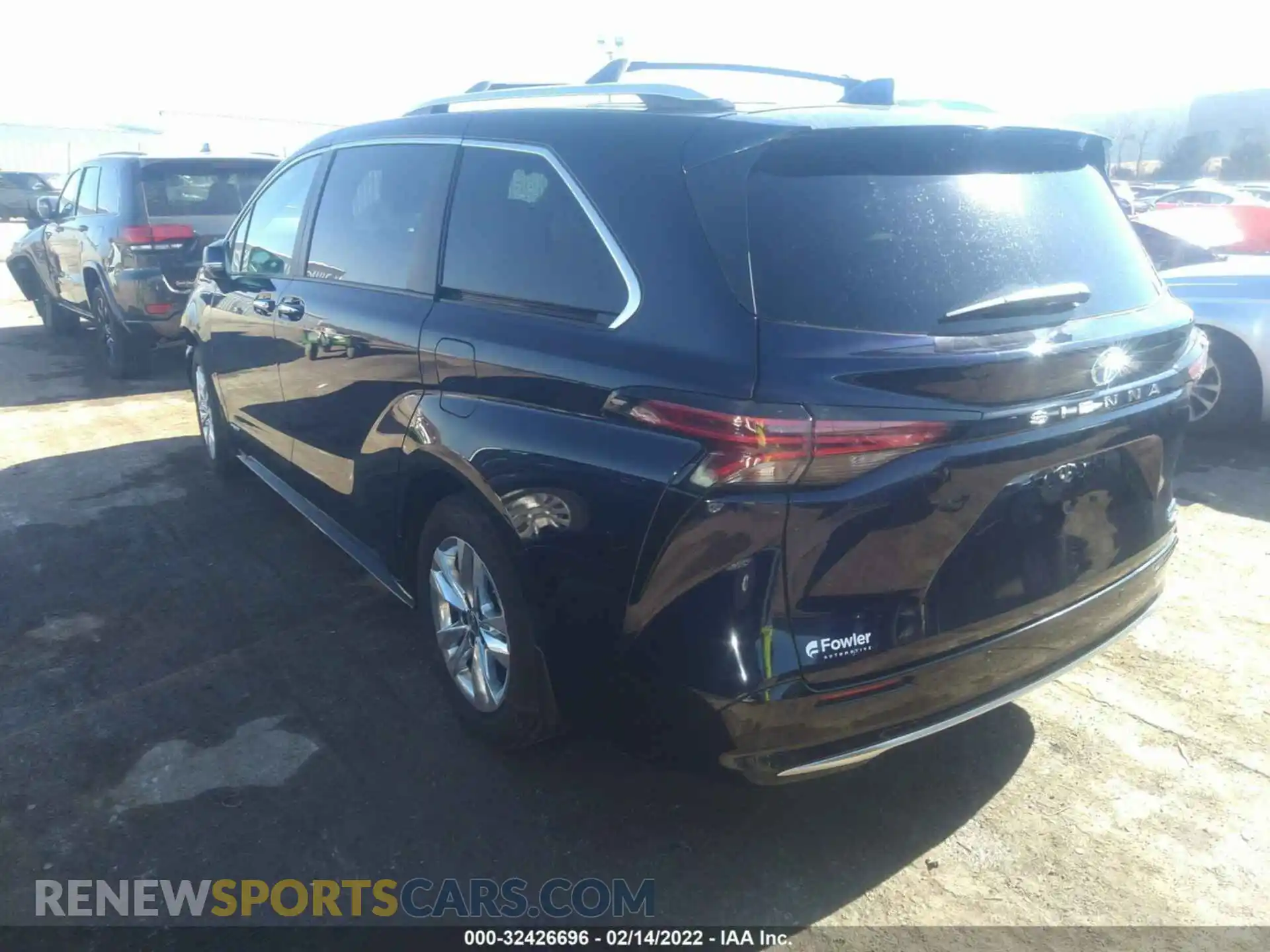 3 Photograph of a damaged car 5TDZRKEC0MS067129 TOYOTA SIENNA 2021