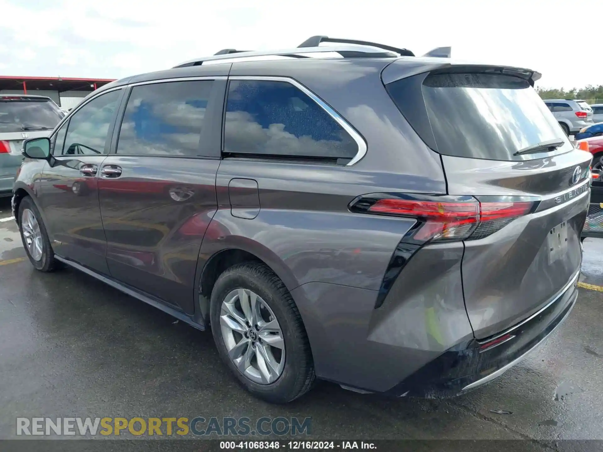 3 Photograph of a damaged car 5TDZRKEC3MS013002 TOYOTA SIENNA 2021