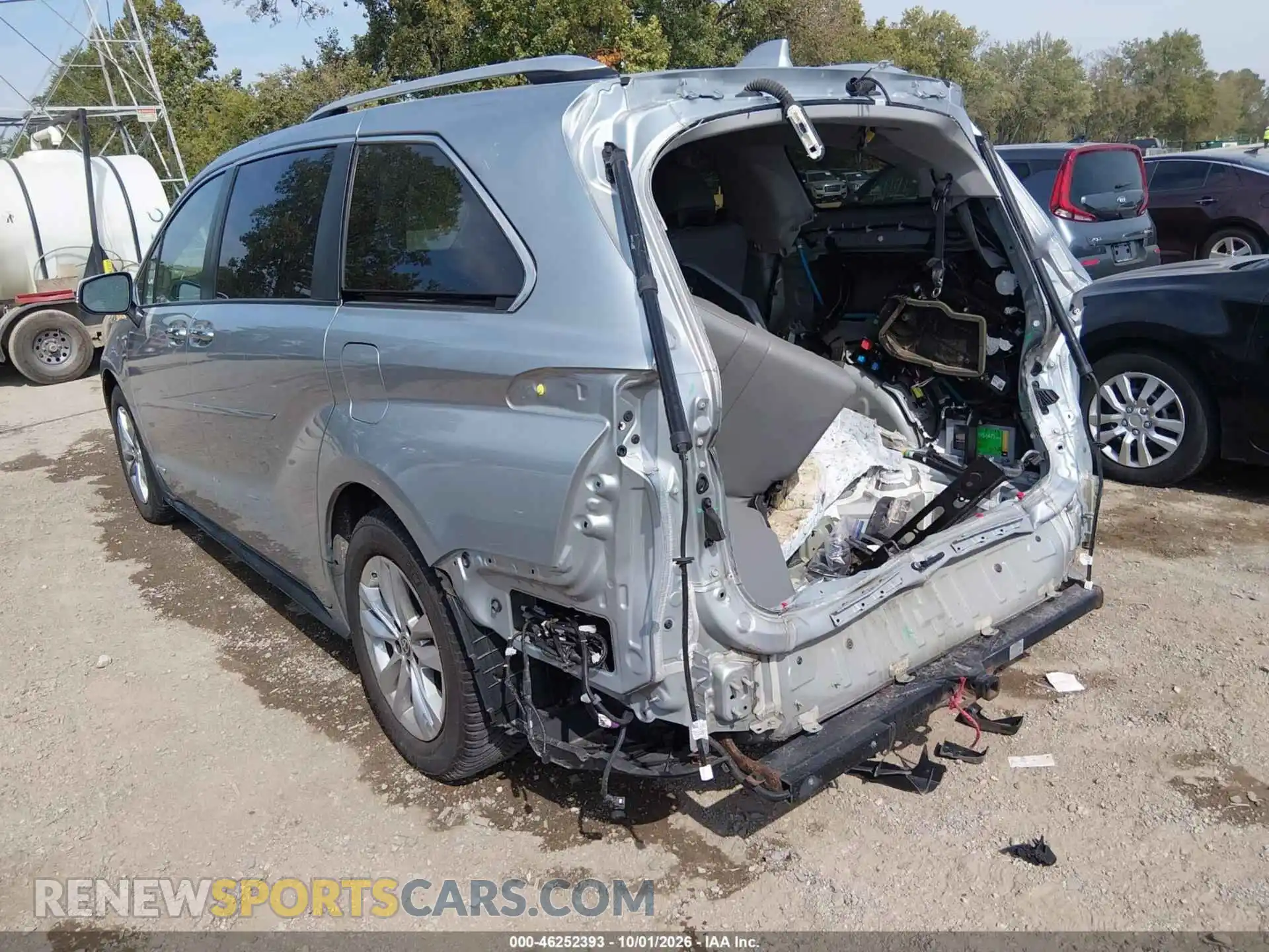 3 Фотография поврежденного автомобиля 5TDZRKEC4MS021870 TOYOTA SIENNA 2021