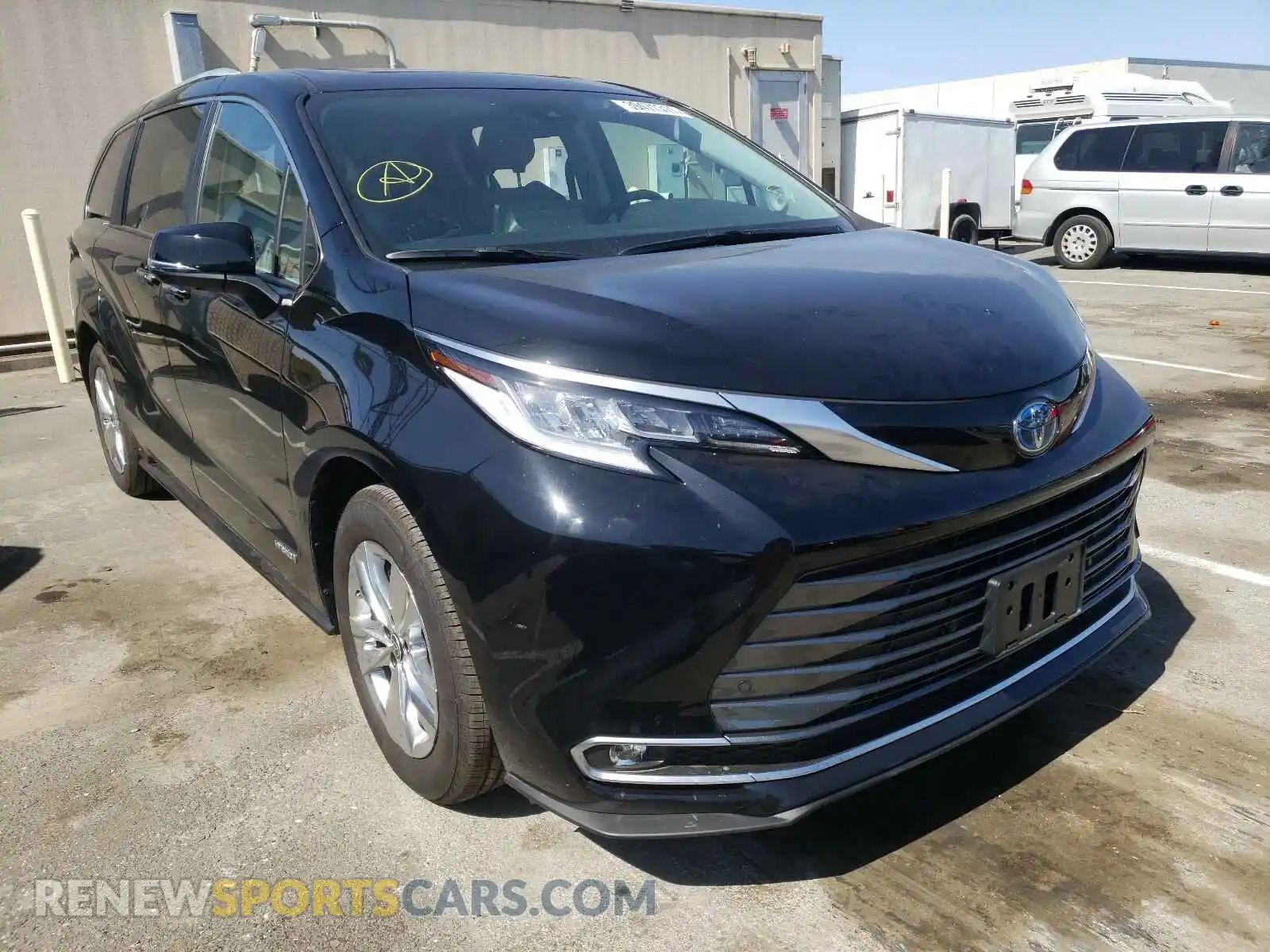 1 Photograph of a damaged car 5TDZRKEC5MS002969 TOYOTA SIENNA 2021