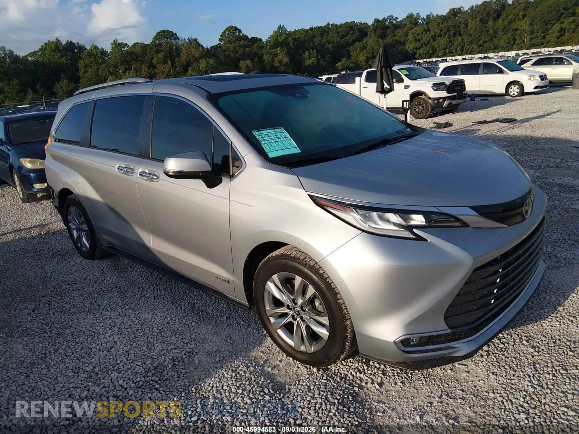 1 Photograph of a damaged car 5TDZRKEC6MS010563 TOYOTA SIENNA 2021