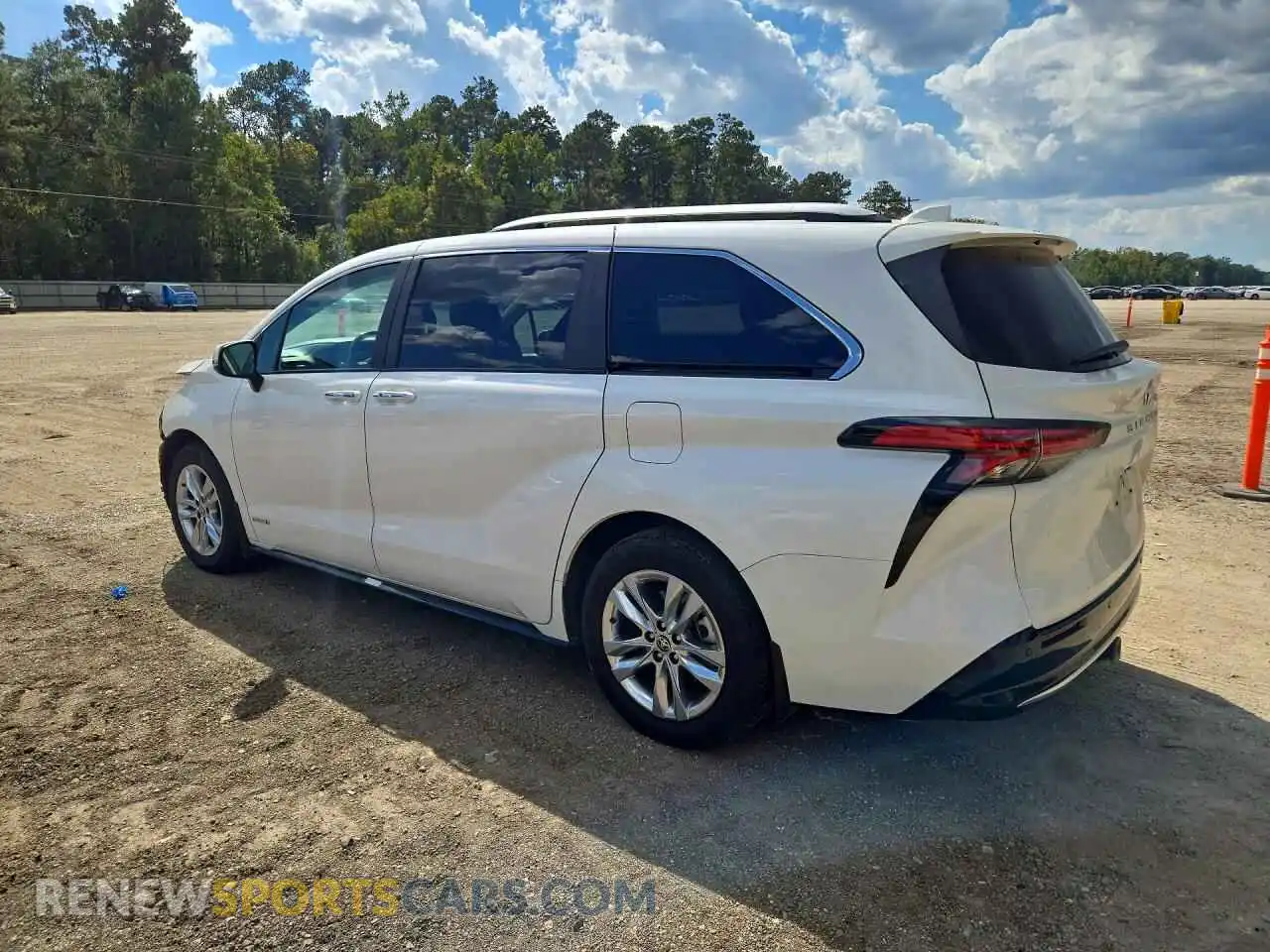 2 Photograph of a damaged car 5TDZRKEC8MS029289 TOYOTA SIENNA 2021