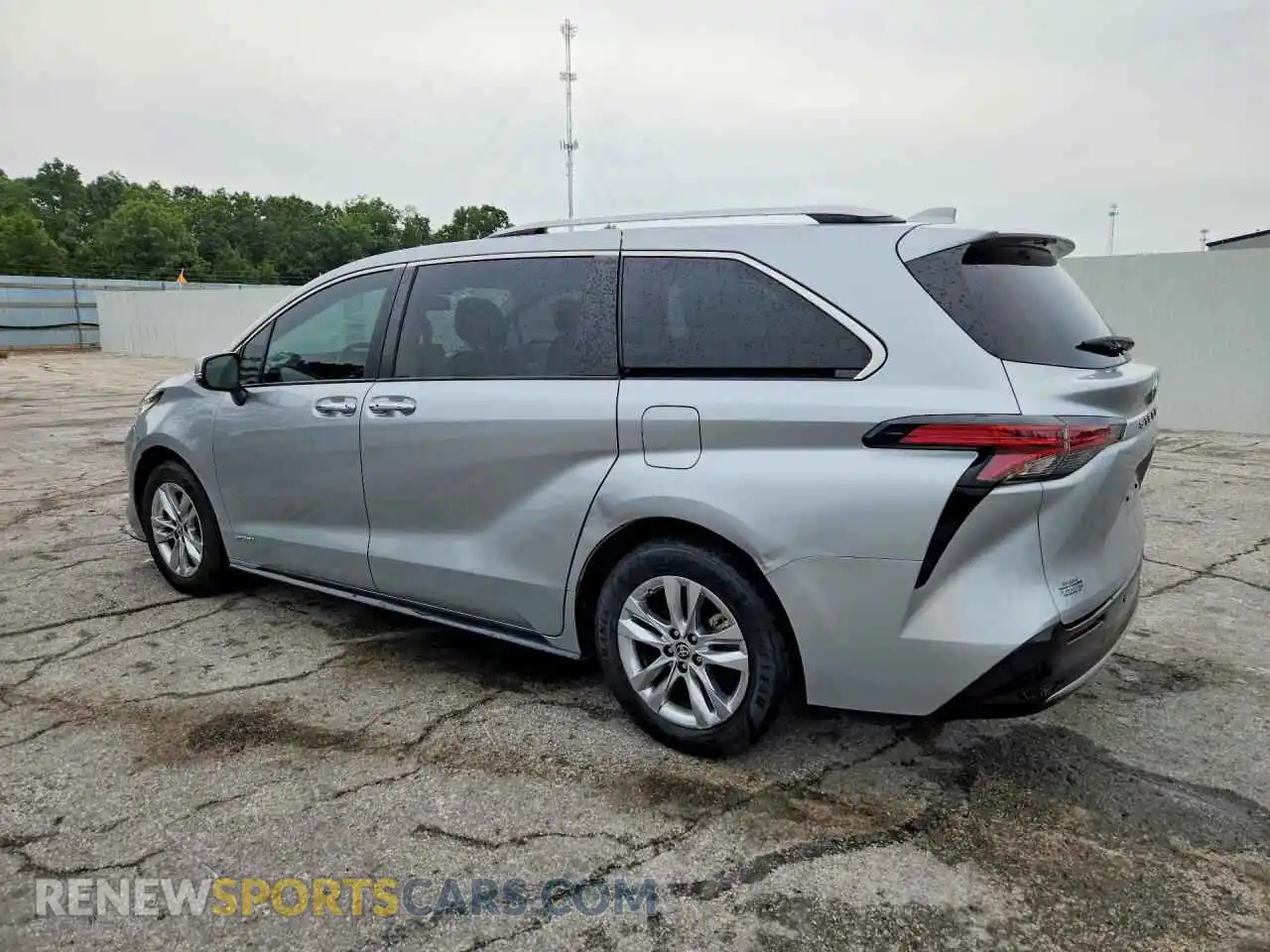 2 Photograph of a damaged car 5TDZRKEC9MS010833 TOYOTA SIENNA 2021