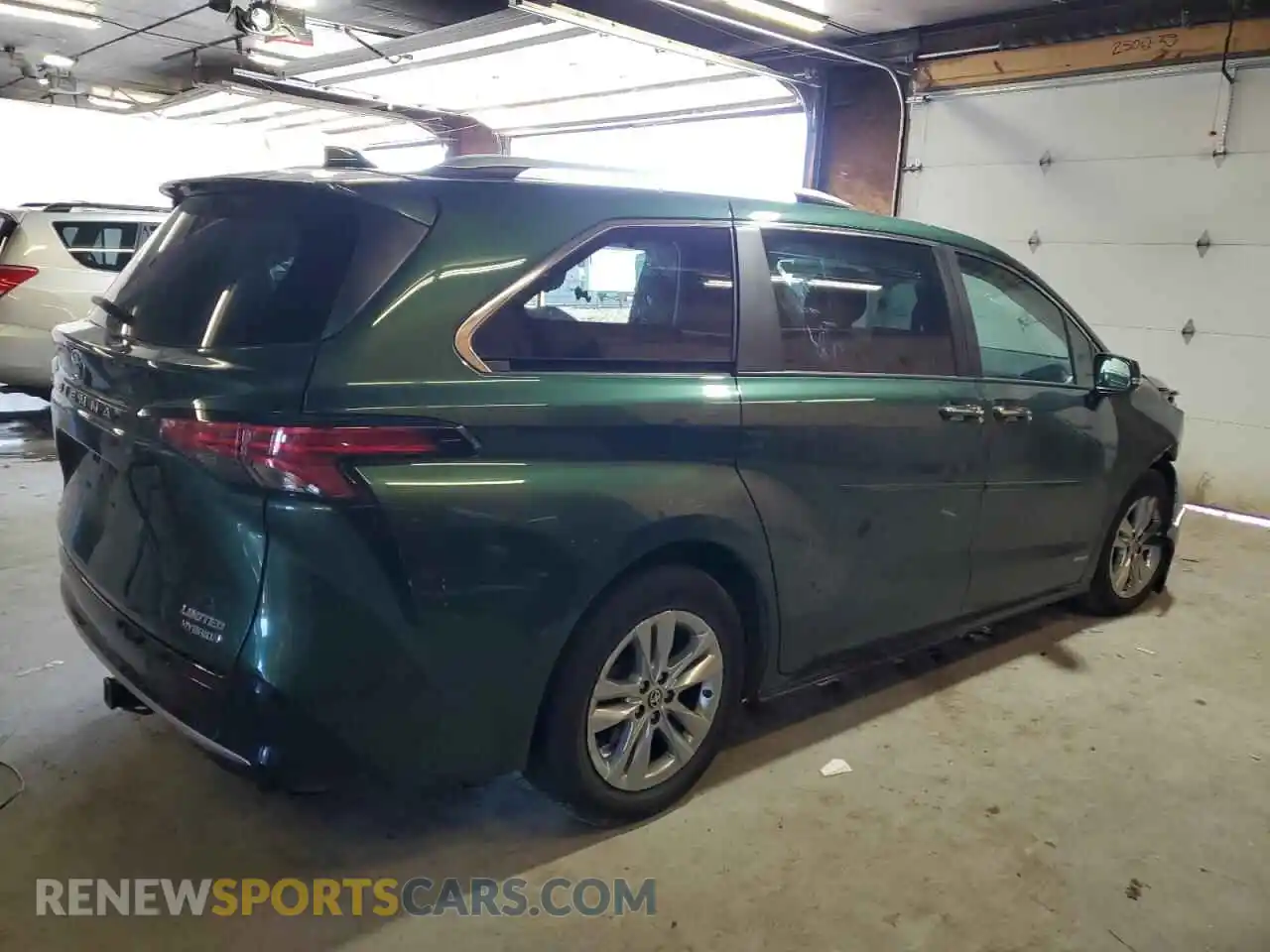 3 Photograph of a damaged car 5TDZSKFC1MS004883 TOYOTA SIENNA 2021