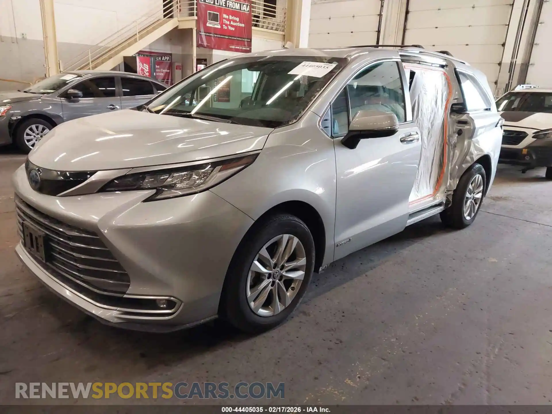 2 Photograph of a damaged car 5TDZSKFC8MS010390 TOYOTA SIENNA 2021