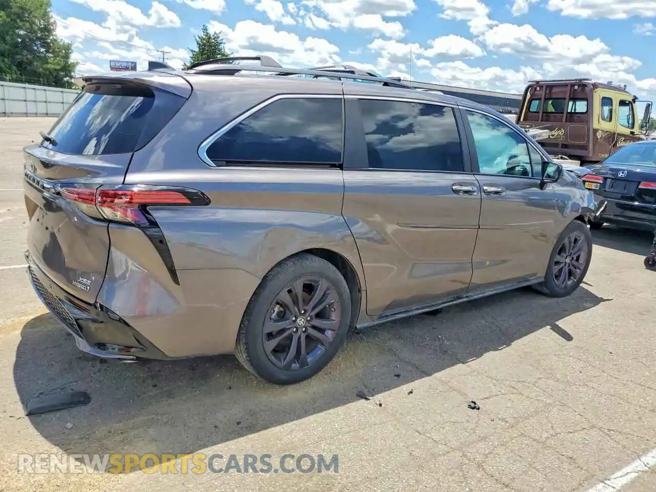 3 fotografías del automóvil dañado 5TDDRKEC3NS117307 TOYOTA SIENNA 2022