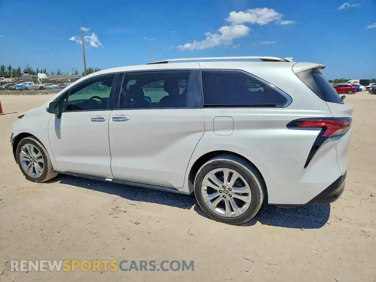 2 fotografías del automóvil dañado 5TDERKEC3NS088380 TOYOTA SIENNA 2022
