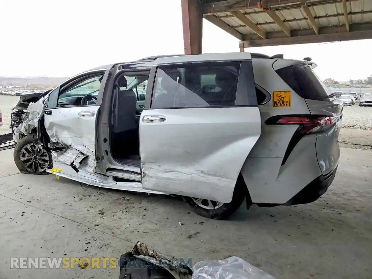 2 fotografías del automóvil dañado 5TDJRKEC9NS096465 TOYOTA SIENNA 2022
