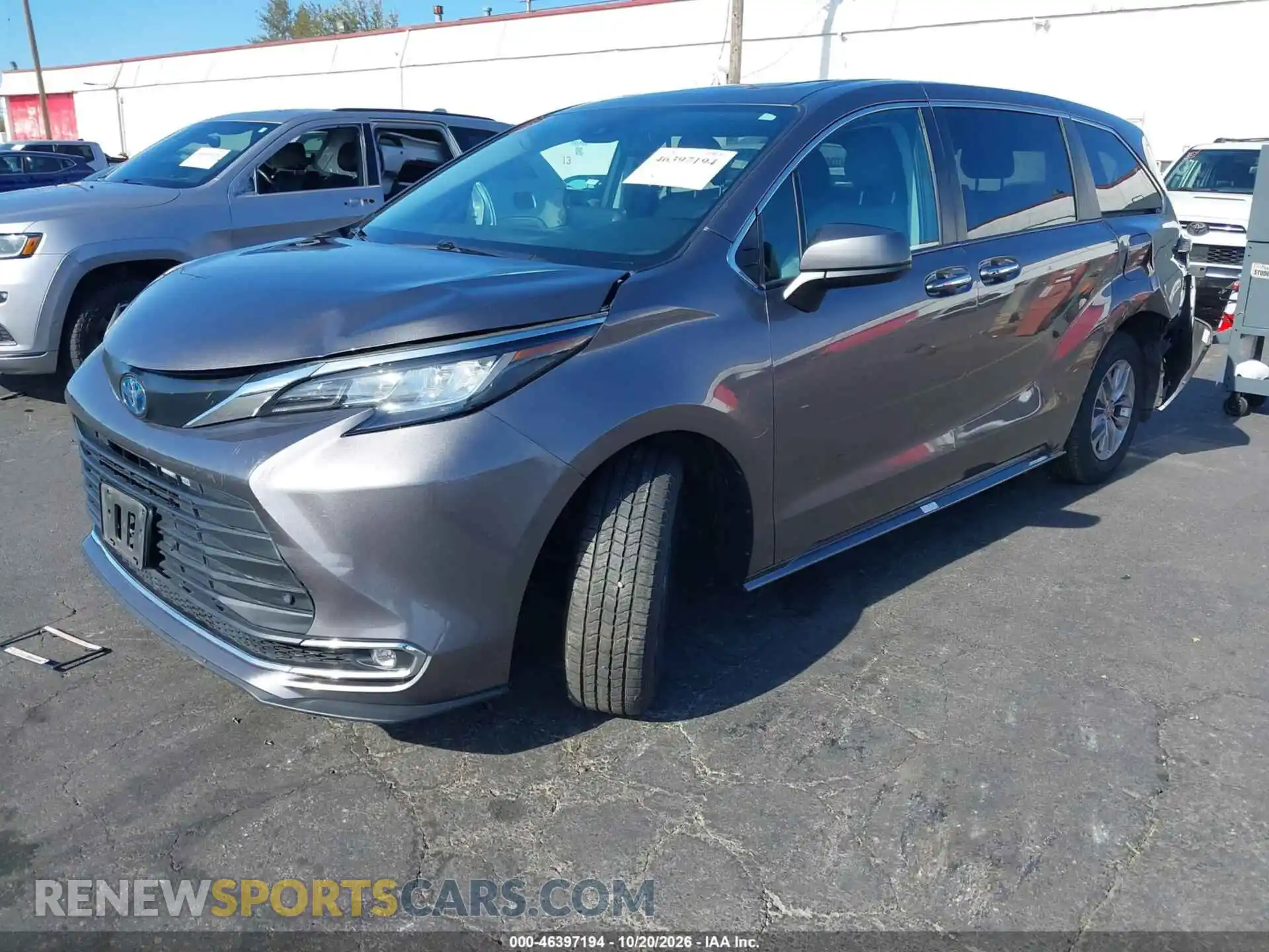 2 Photograph of a damaged car 5TDYRKEC8NS123721 TOYOTA SIENNA 2022