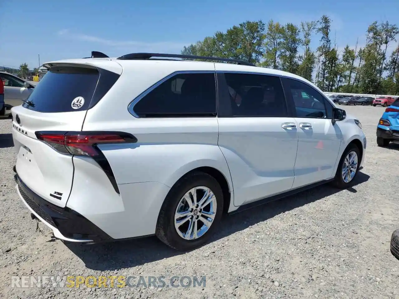3 Photograph of a damaged car 5TDCSKFC0PS083909 TOYOTA SIENNA 2023