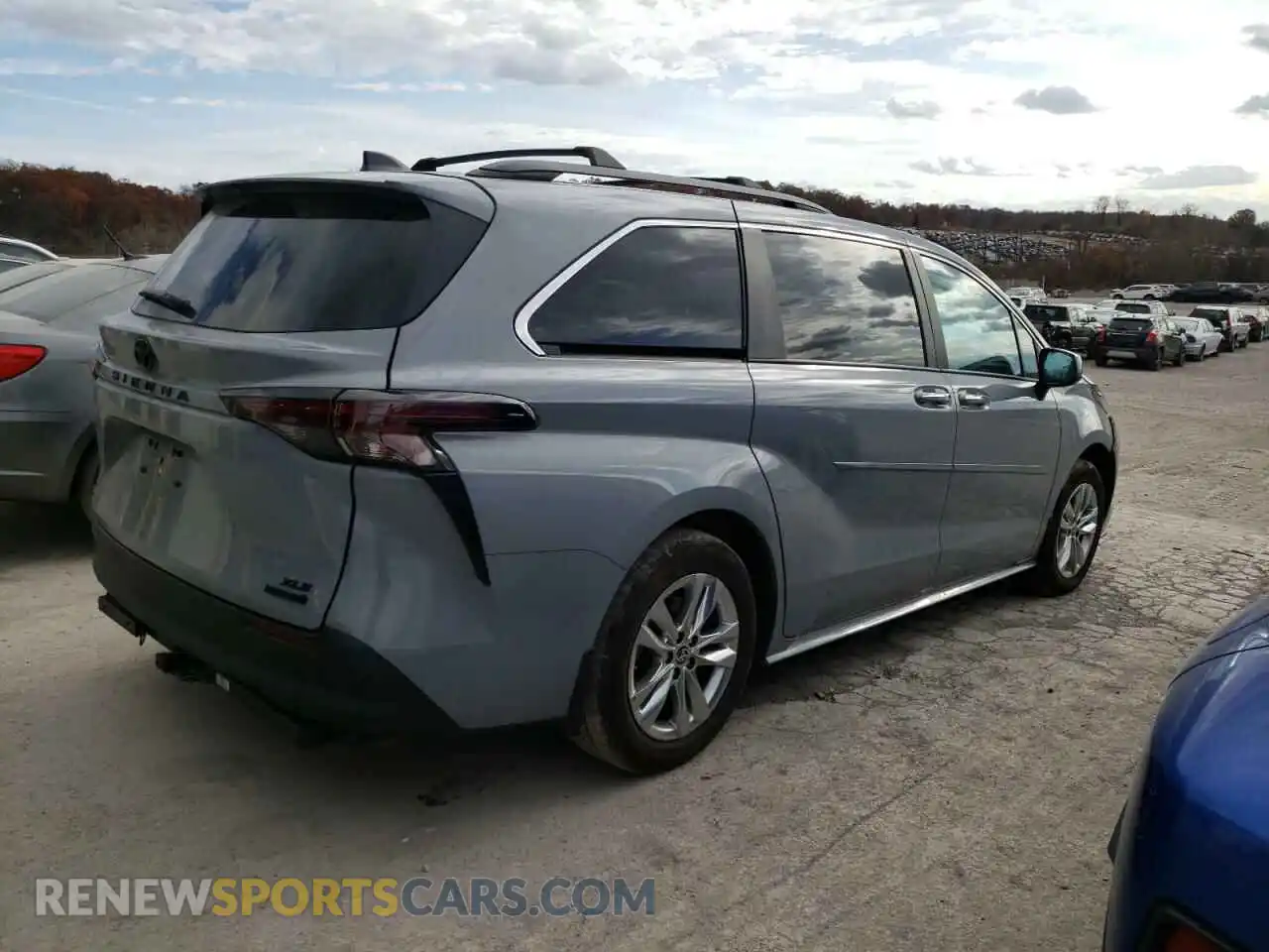3 Photograph of a damaged car 5TDCSKFC3PS103084 TOYOTA SIENNA 2023