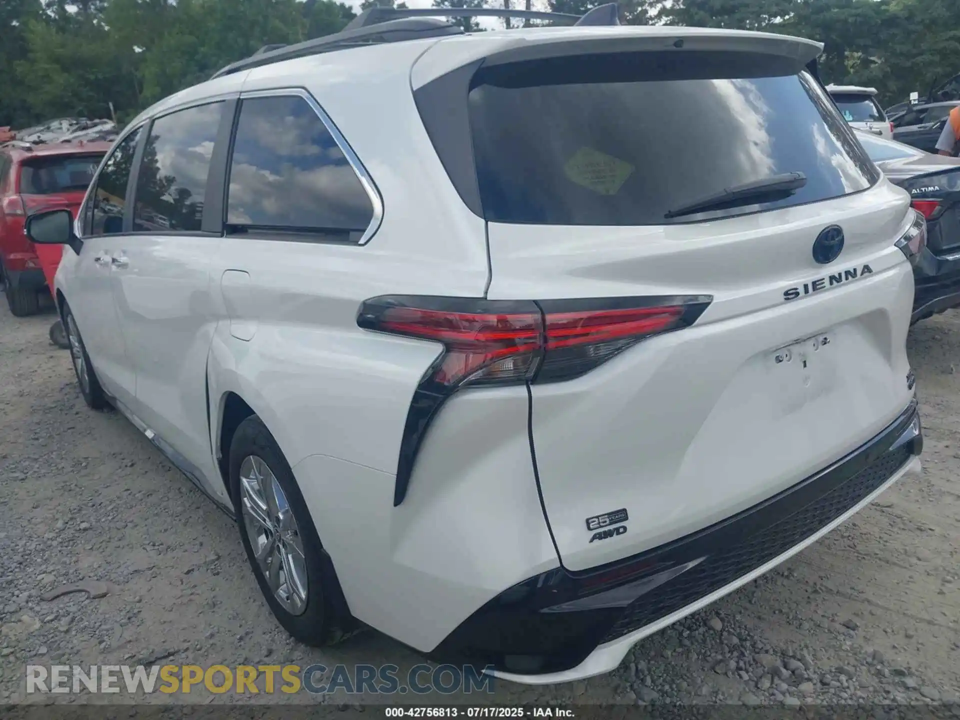 3 Photograph of a damaged car 5TDCSKFC7PS081994 TOYOTA SIENNA 2023