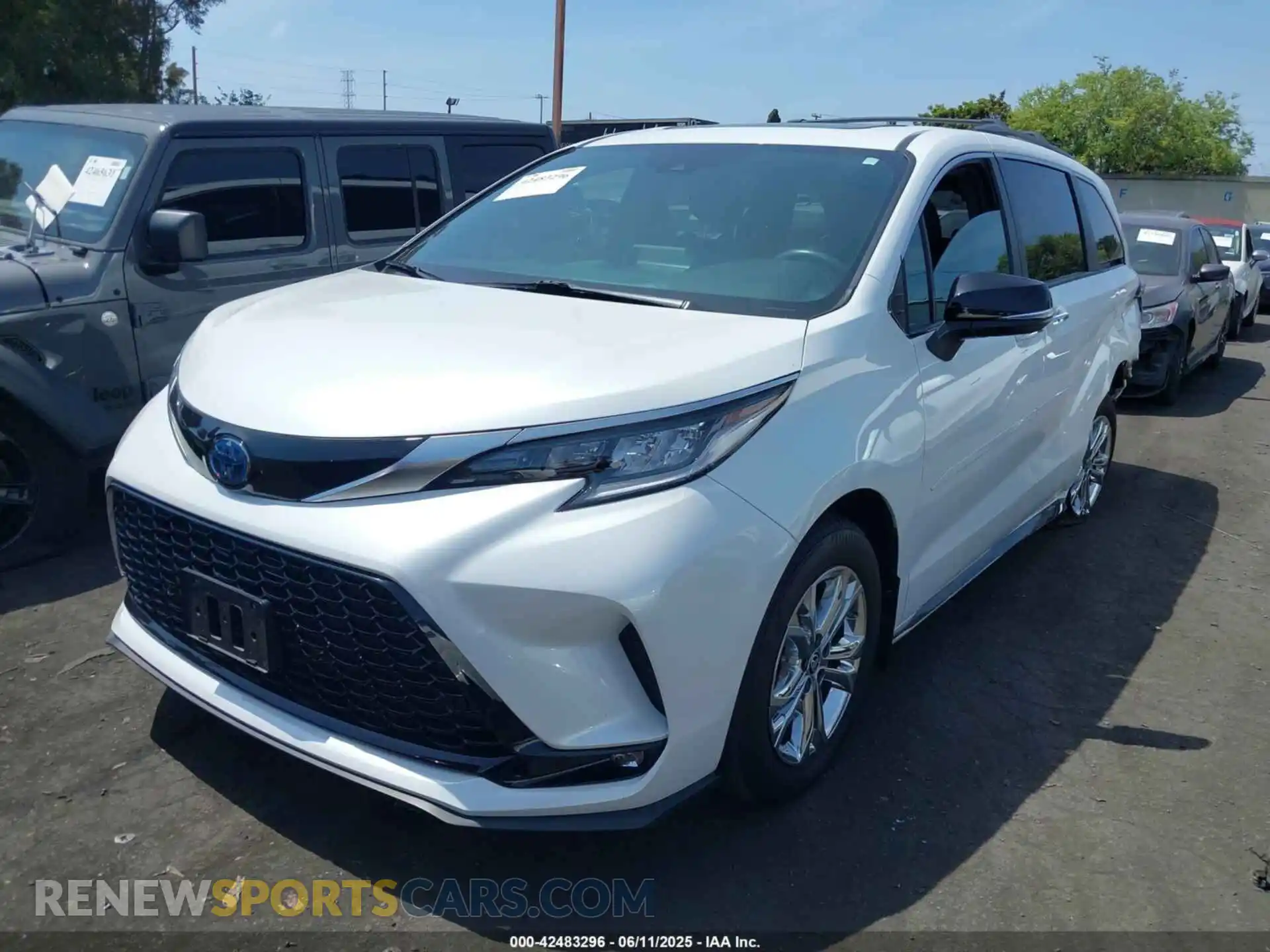 2 Photograph of a damaged car 5TDCSKFCXPS074361 TOYOTA SIENNA 2023