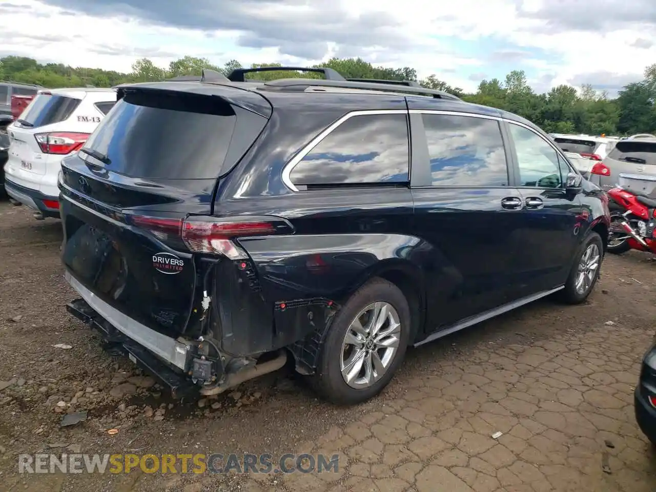 3 Photograph of a damaged car 5TDCSKFCXPS099132 TOYOTA SIENNA 2023