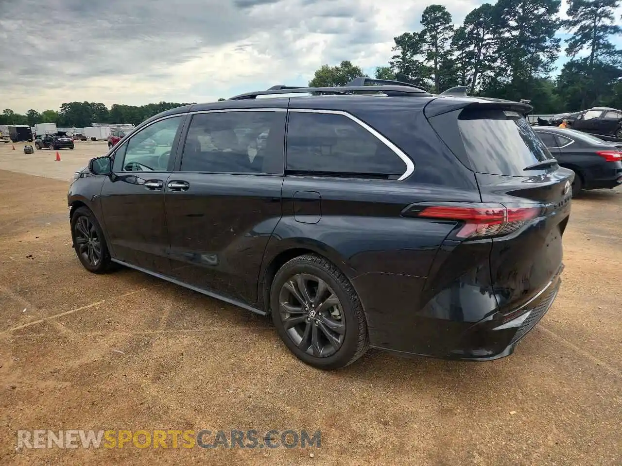 2 Photograph of a damaged car 5TDDRKEC0PS169352 TOYOTA SIENNA 2023