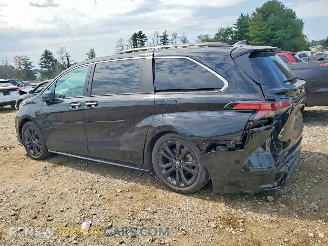 2 fotografías del automóvil dañado 5TDDRKEC3PS166008 TOYOTA SIENNA 2023
